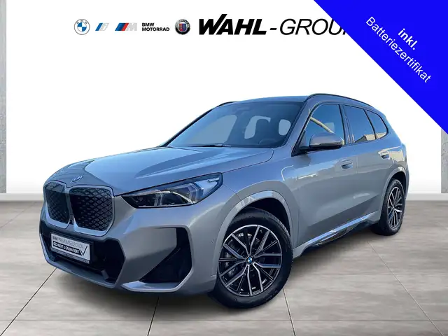 BMW iX1 eDrive20 M SPORTPAKET AHK HEAD-UP HK HIFI PANO ALU