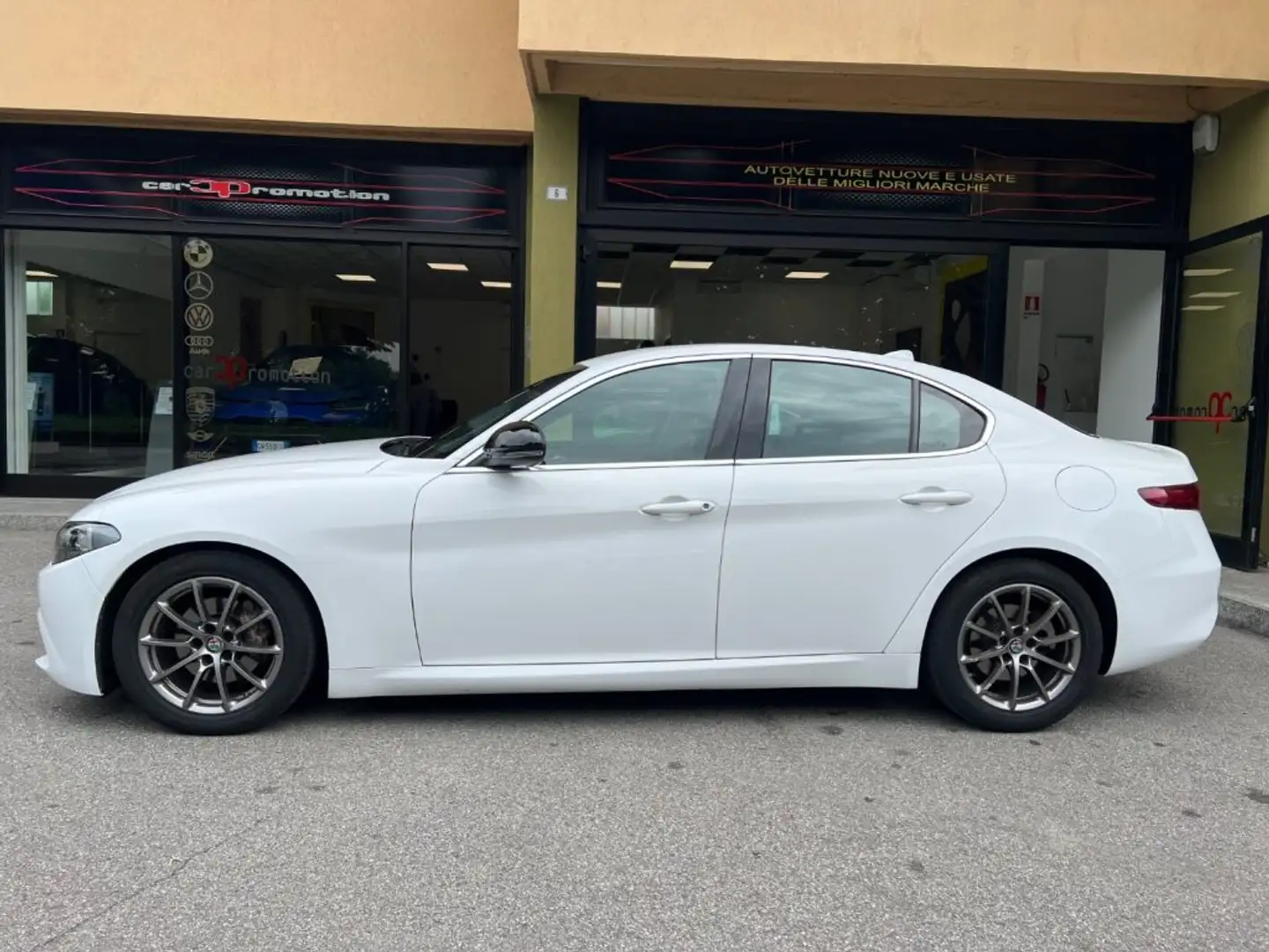 Alfa Romeo Giulia 2.2 Turbodiesel 180 CV AT8 Super Blanc - 2