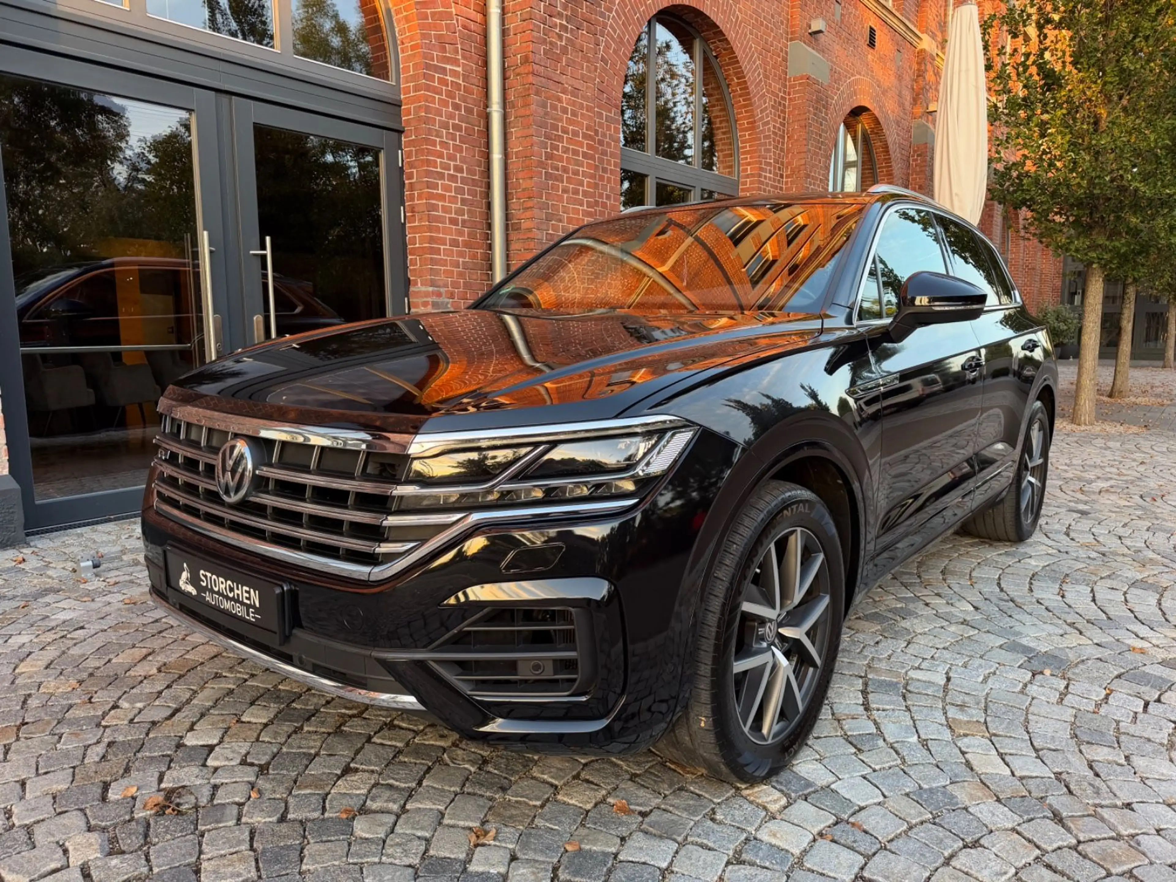 Volkswagen Touareg R-Line 4Motion *AHK*Voll*Leder*Luft* — photo 6