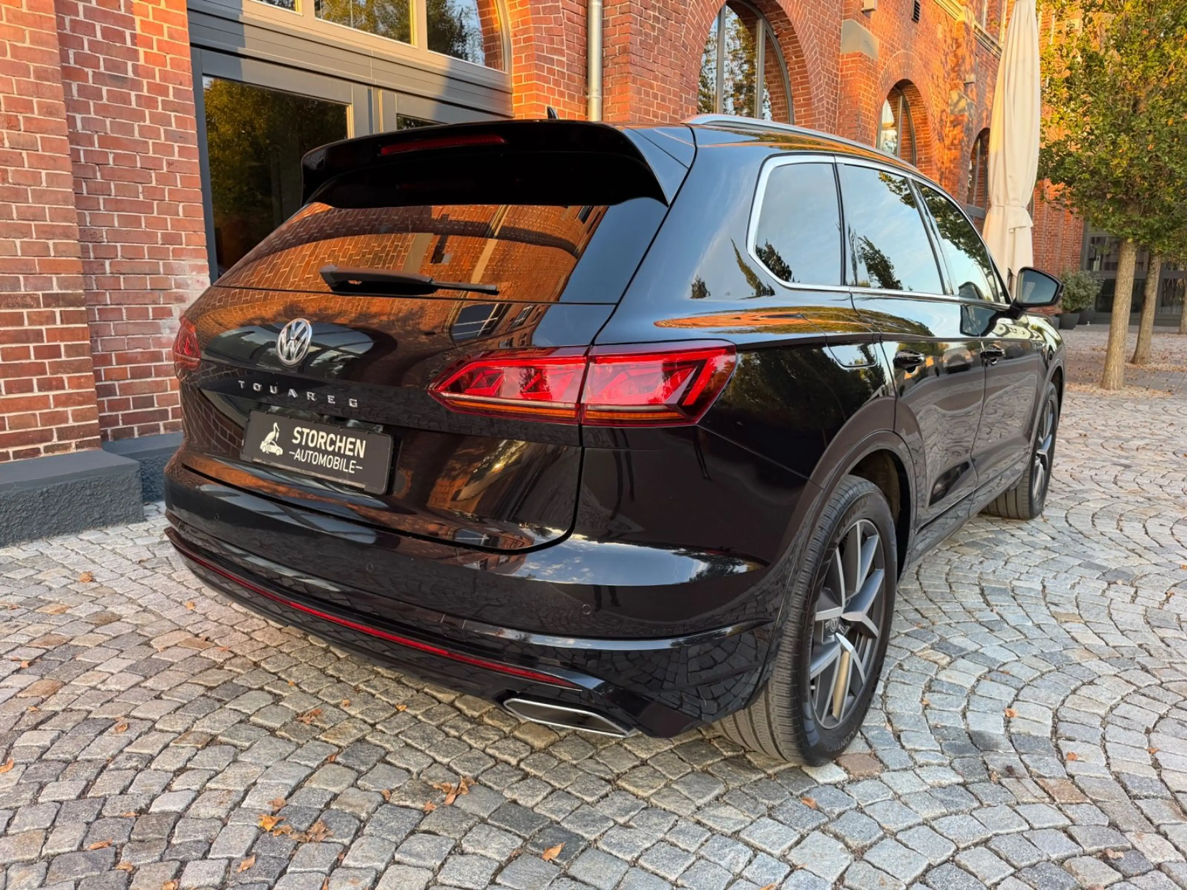 Volkswagen Touareg R-Line 4Motion *AHK*Voll*Leder*Luft* — photo 3
