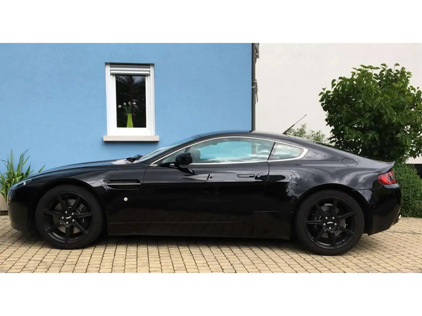 Aston Martin V8 Vantage 4.3 Sportshift Negro - 2
