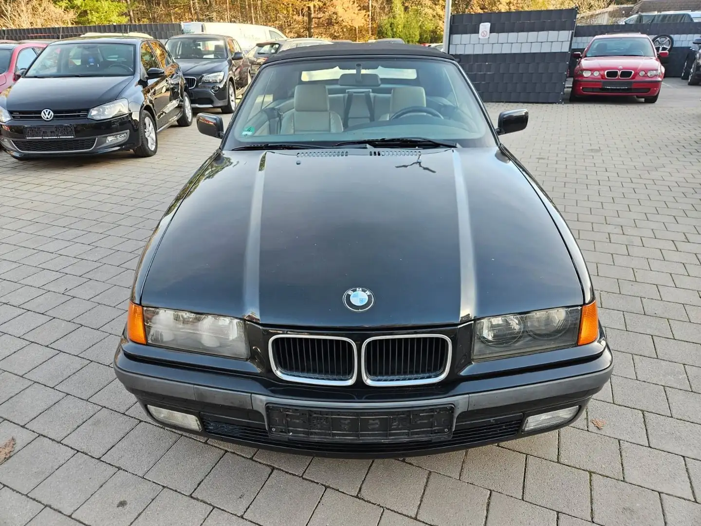 BMW 318 i Cabriolet Noir - 2