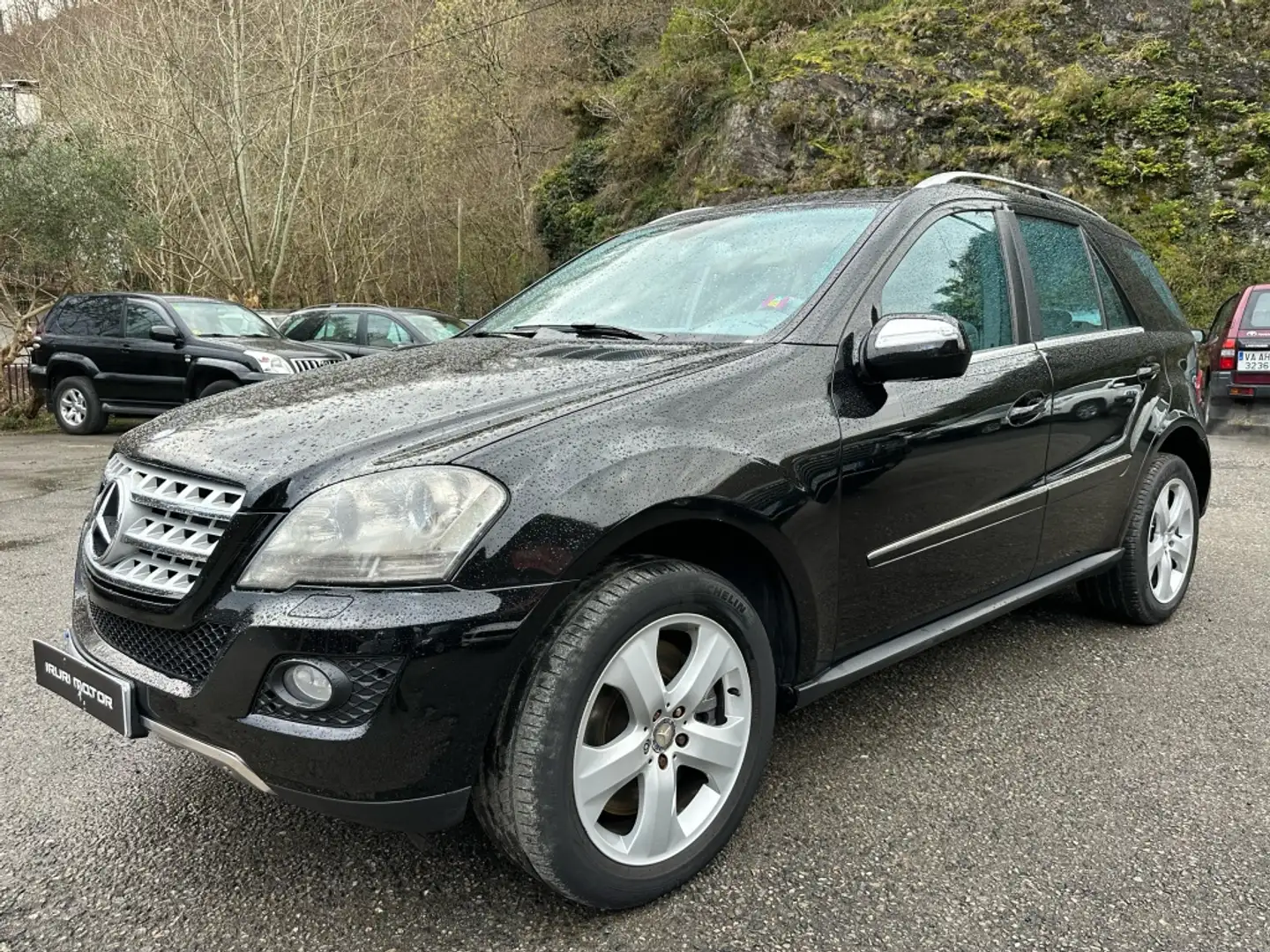 Mercedes-Benz ML 500 4M Aut. Negru - 2