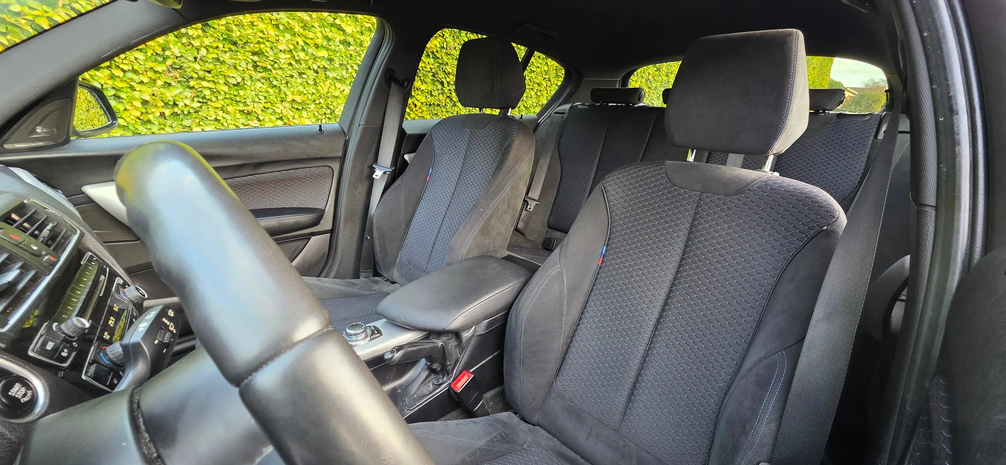 BMW 118 i / PACK M / HARMAN KARDON / AUTOMATIQUE — photo 11