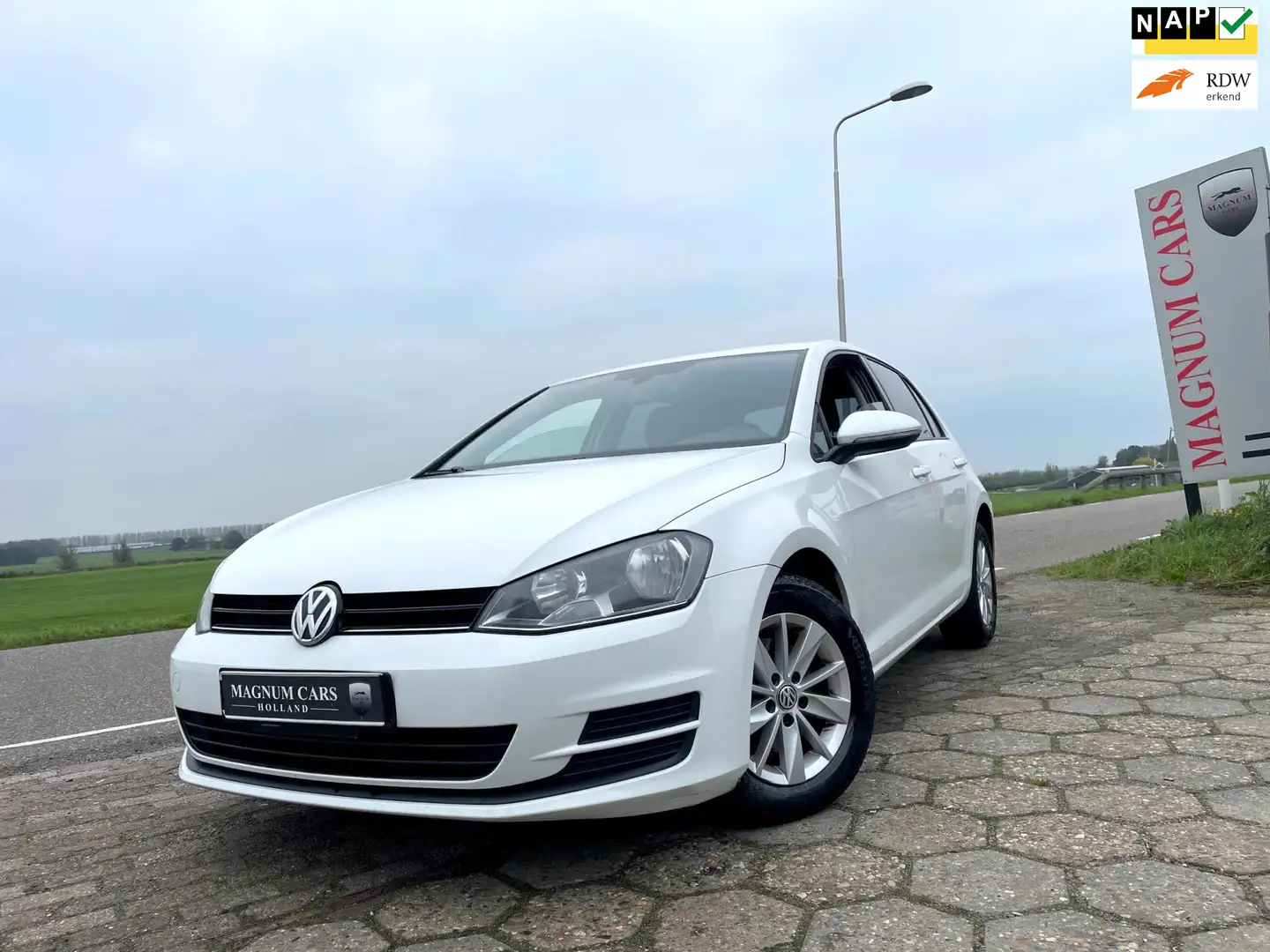 Volkswagen Golf 1.2 TSI 5D NAP AIRCO SCHERM VELGEN NW APK Blanc - 1