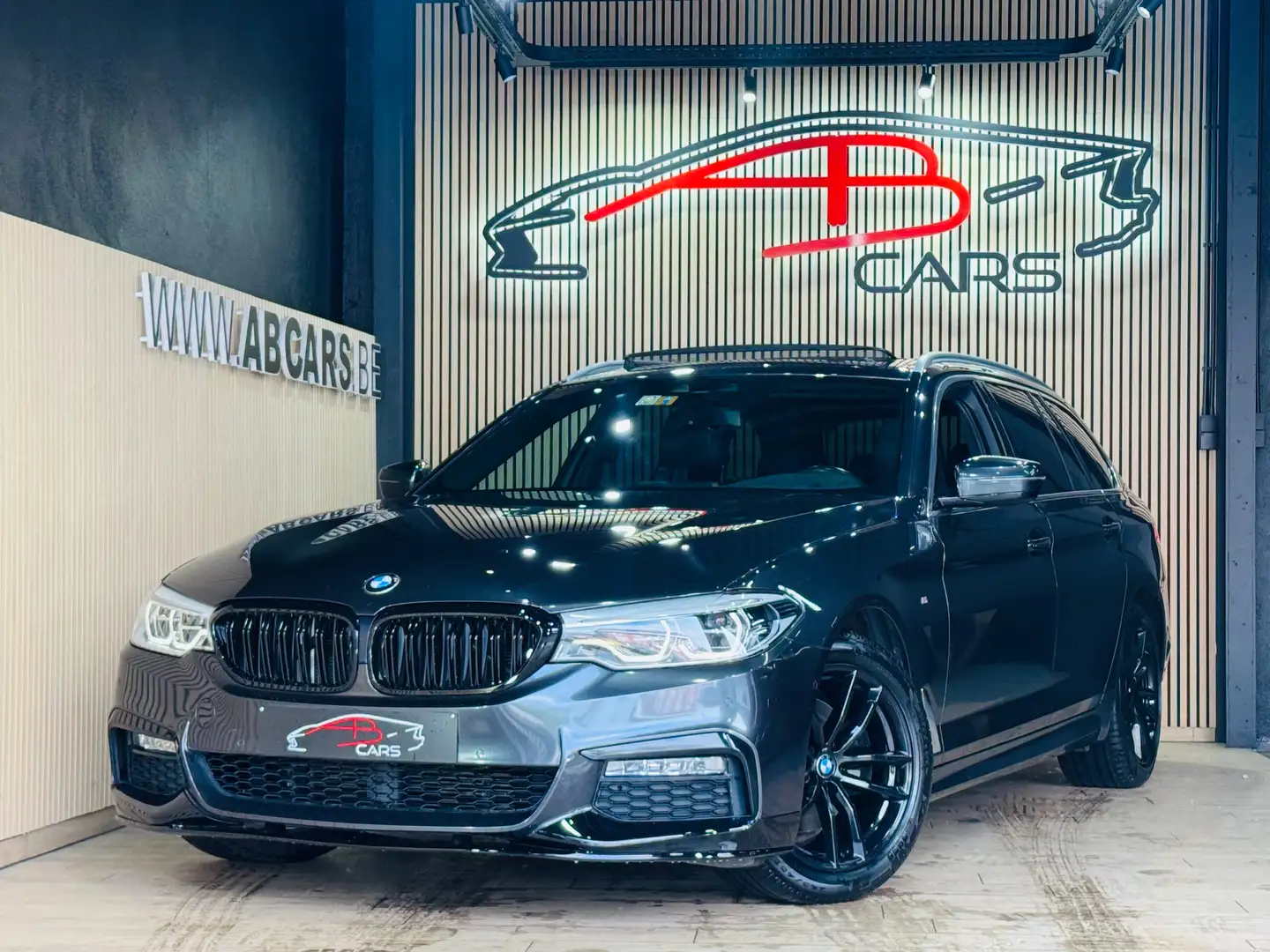 BMW 520 dXAS * PACK M PERFORMANCE * GAR 12 MOIS * Grijs - 1