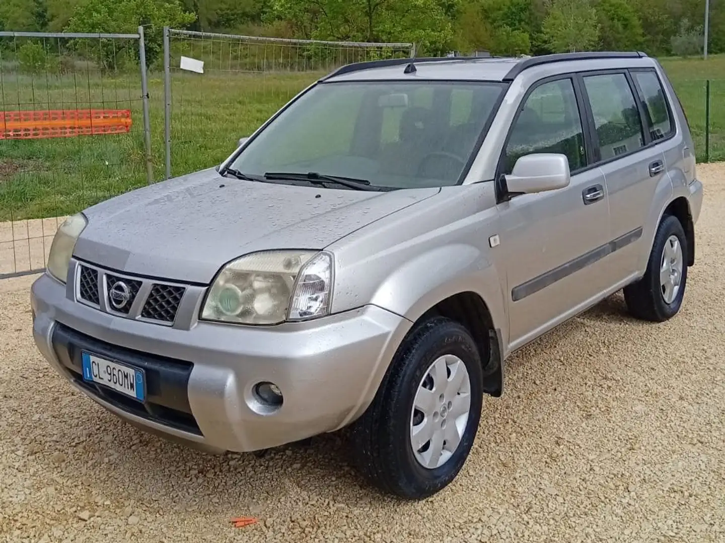 Nissan X-Trail X-Trail 2.2 dci Urban Plus FL Silber - 2