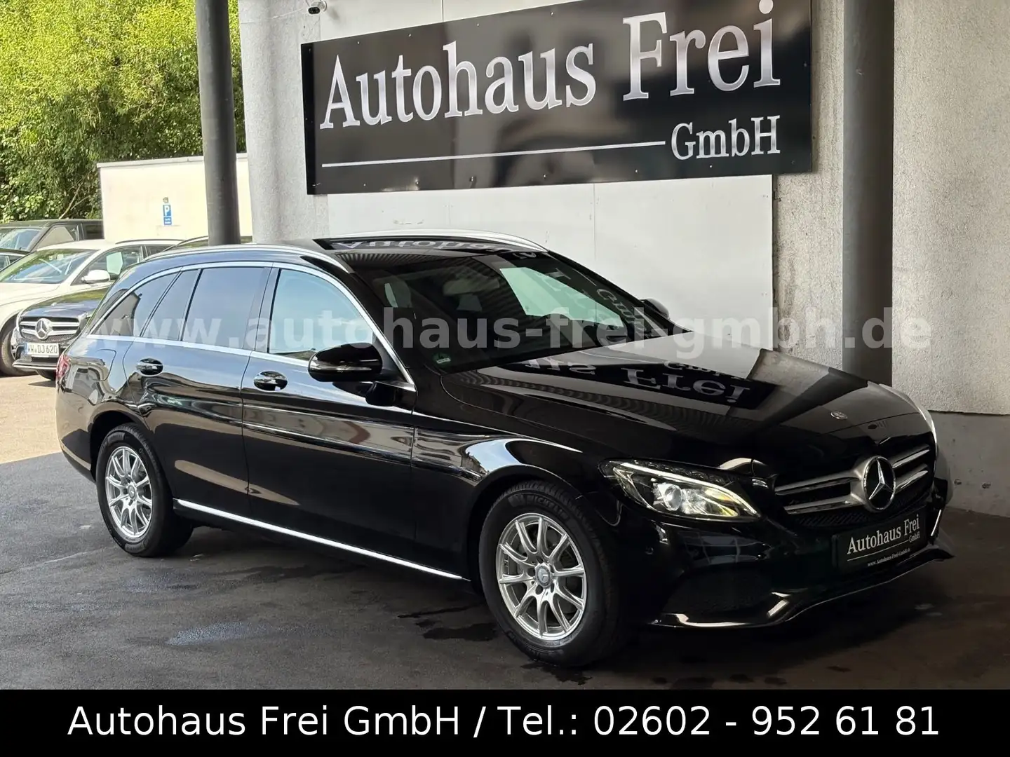 Mercedes-Benz C 180 T CGI 2-HAND*LED*TEILLEDER*NAVI*TEMPOMAT* Schwarz - 1