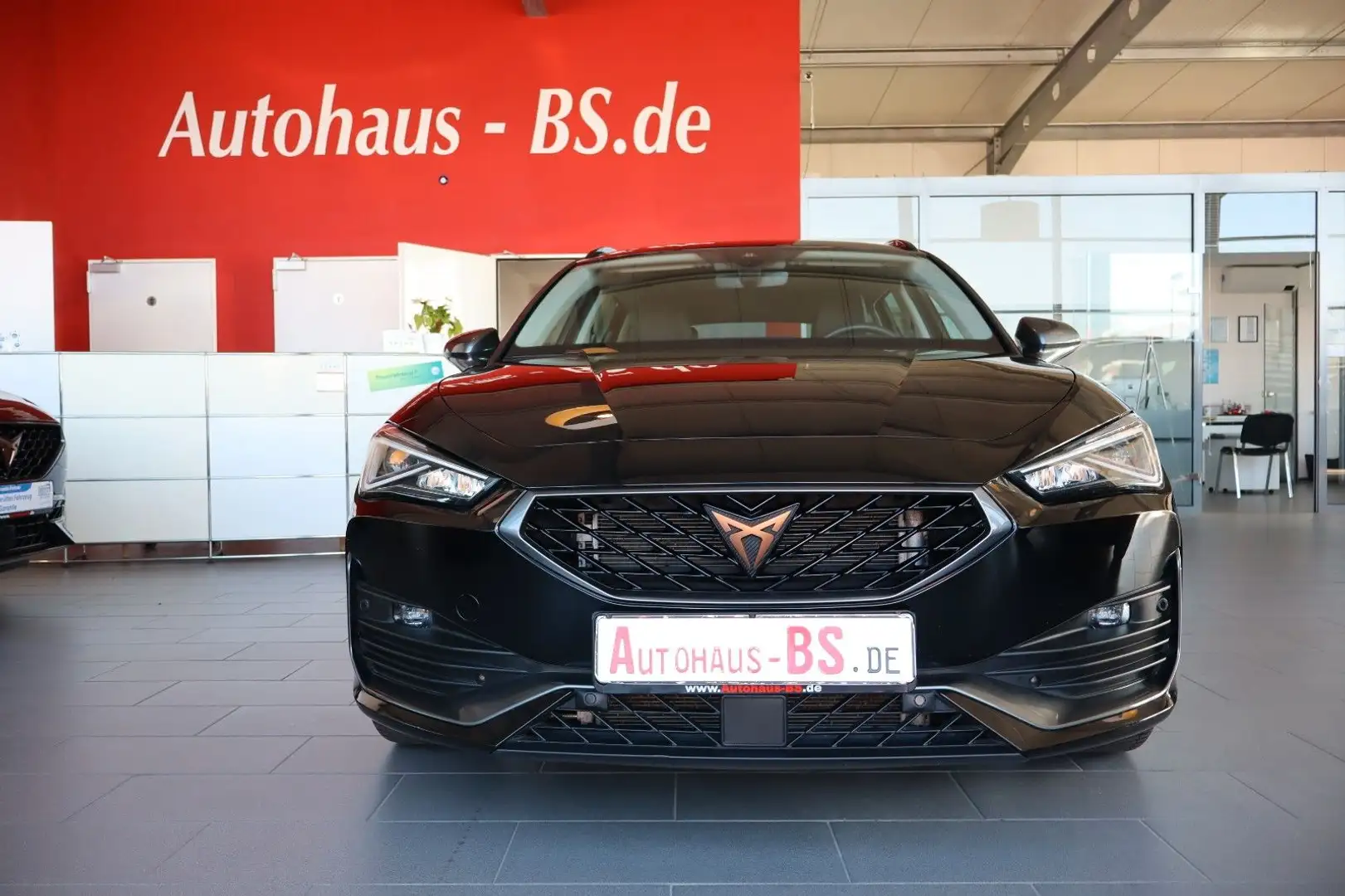 CUPRA Leon Sportstourer 1.5 eTSI,KameraNaviLED,ACC,1Hd Zwart - 2