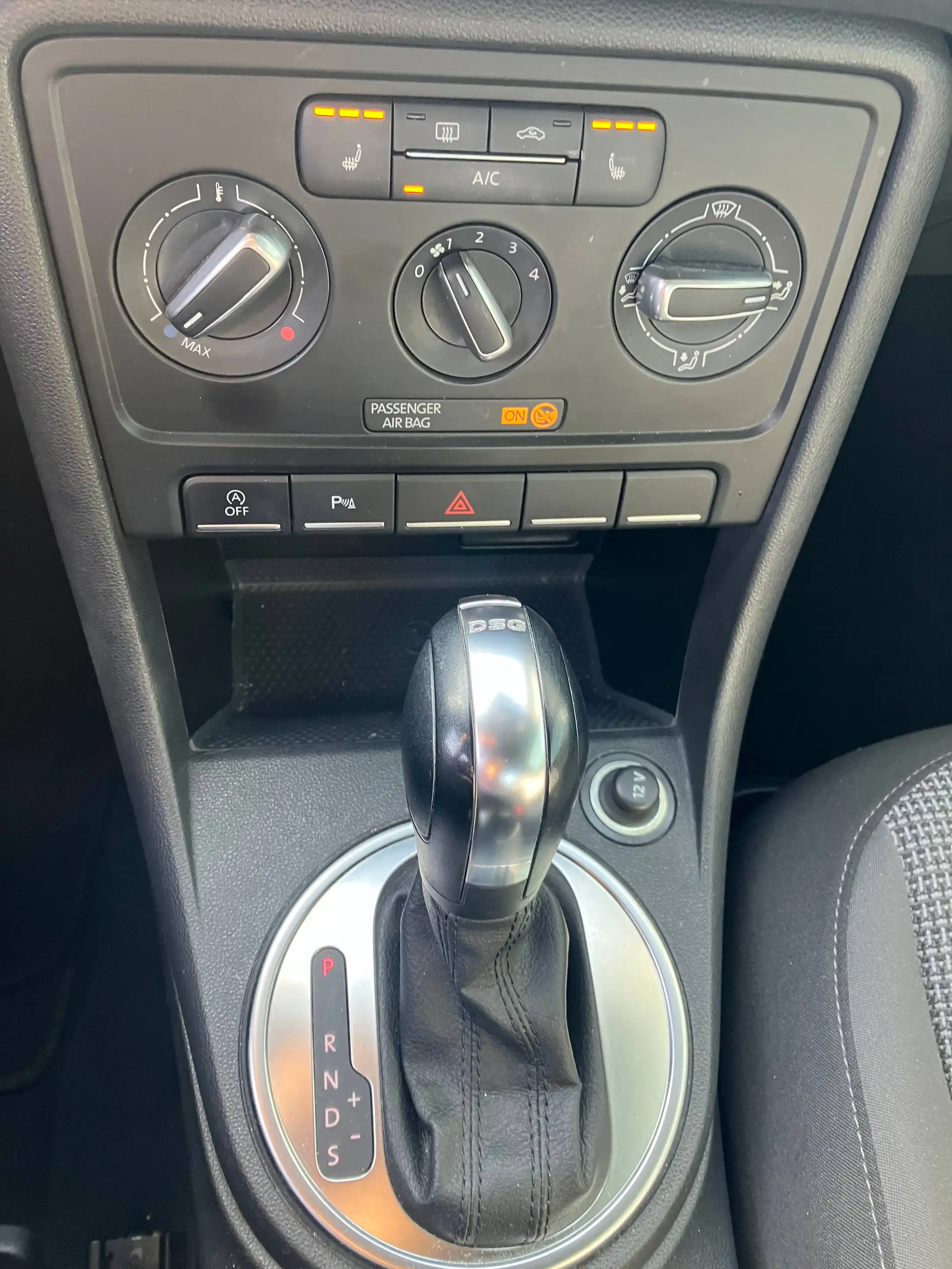 Volkswagen Beetle 2.0 TDI DSG BC PDC Tempomat Design BMT Scheckheft — photo 14