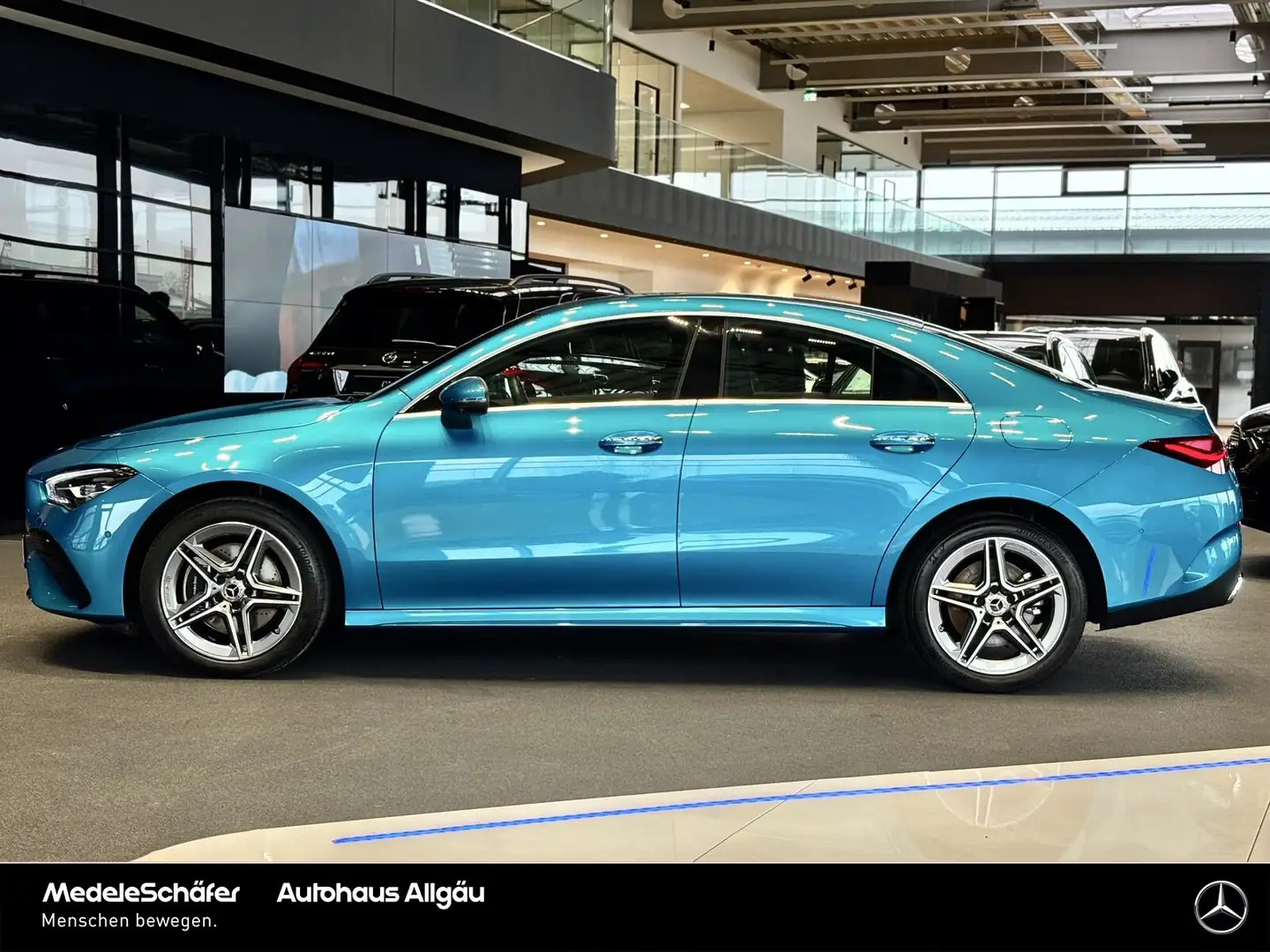 Mercedes-Benz CLA 250 CLA 250 e AMG Distronic 360° 11kW Ambiente LED Modrá - 2