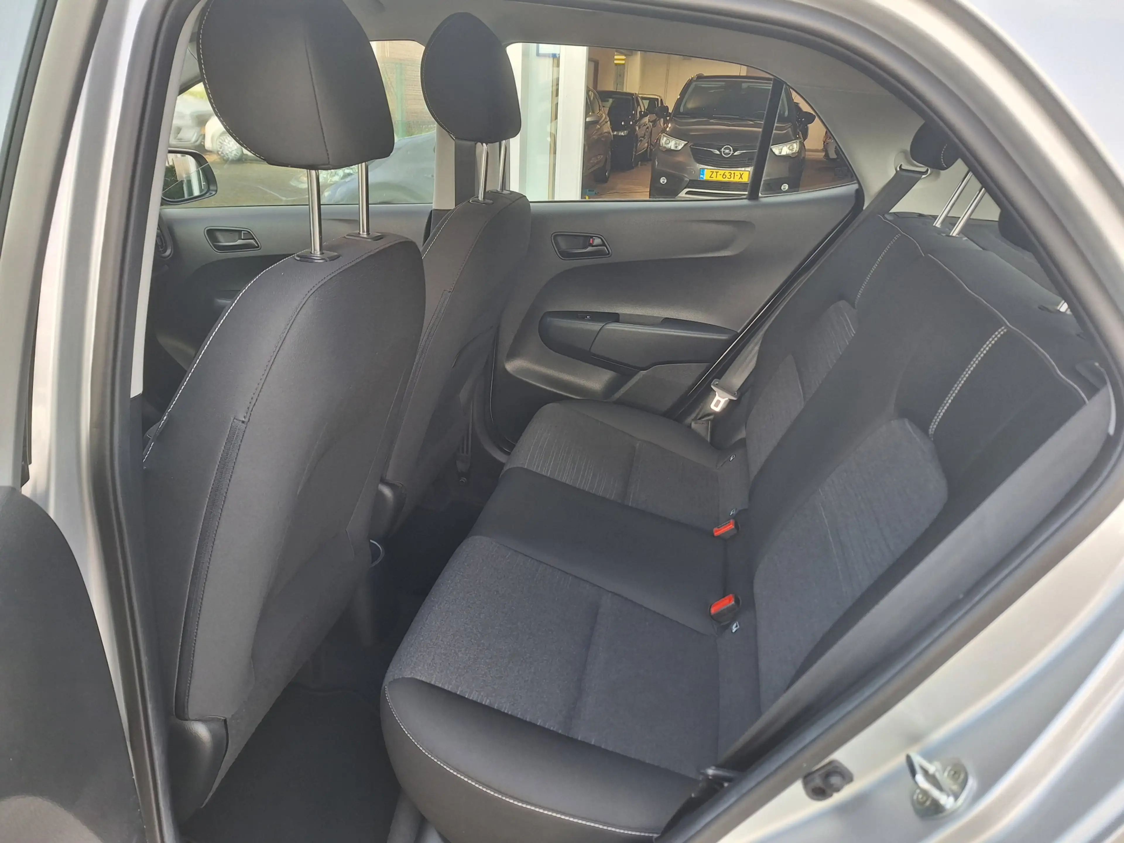 Kia Picanto 1.0 MPi ComfortPlusLine 5Drs /Camera/Navi/Apple/An — photo 31