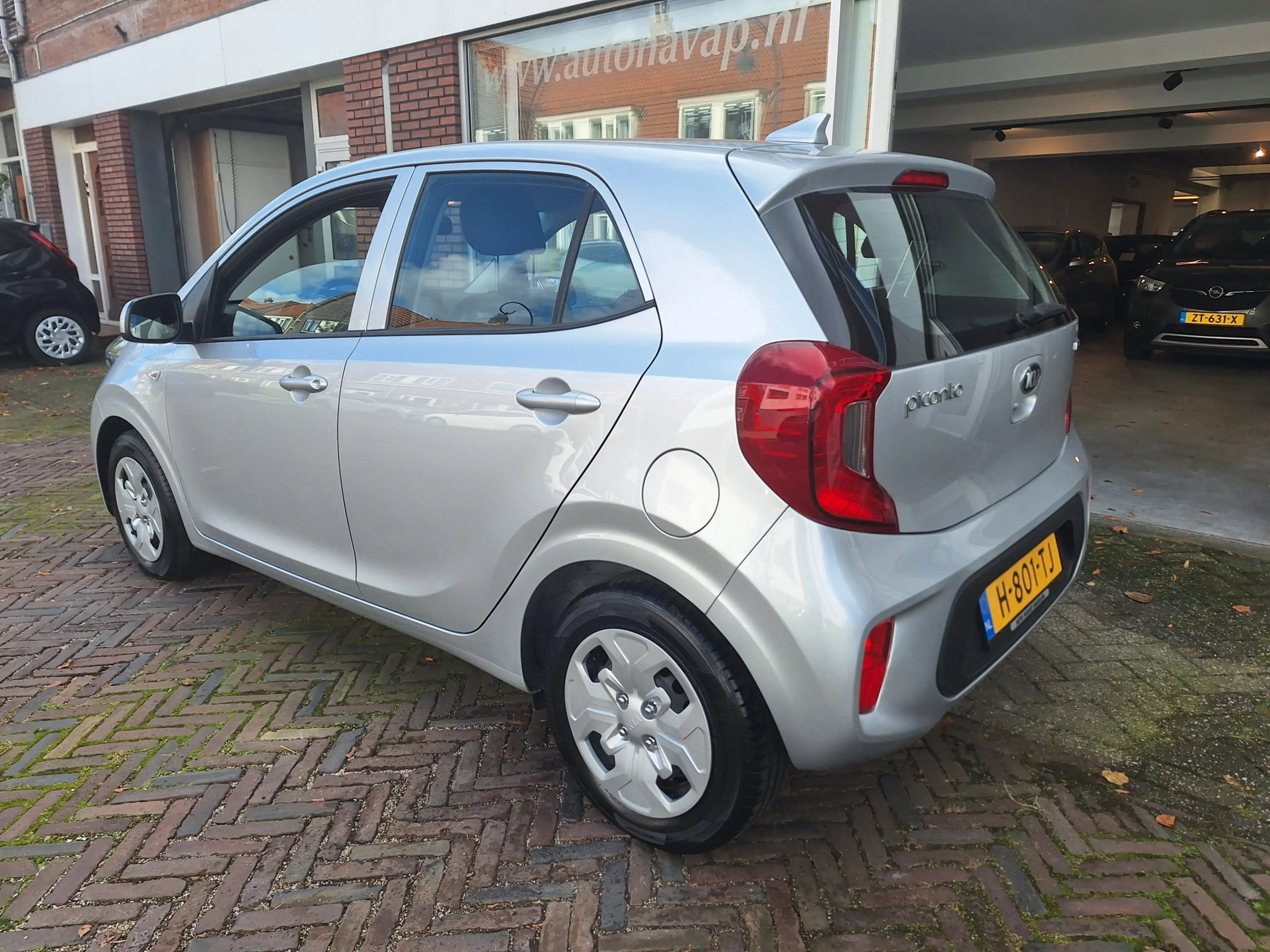Kia Picanto 1.0 MPi ComfortPlusLine 5Drs /Camera/Navi/Apple/An — photo 6