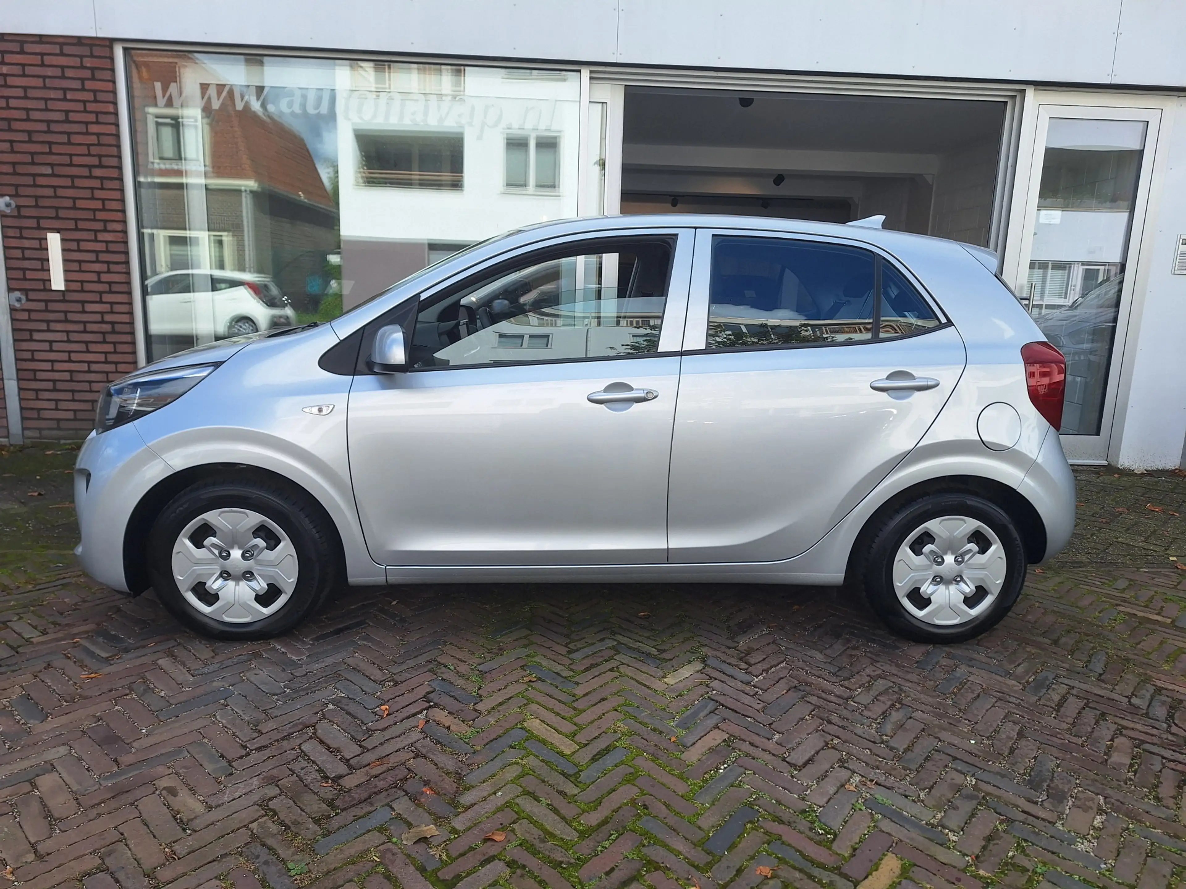 Kia Picanto 1.0 MPi ComfortPlusLine 5Drs /Camera/Navi/Apple/An — photo 10