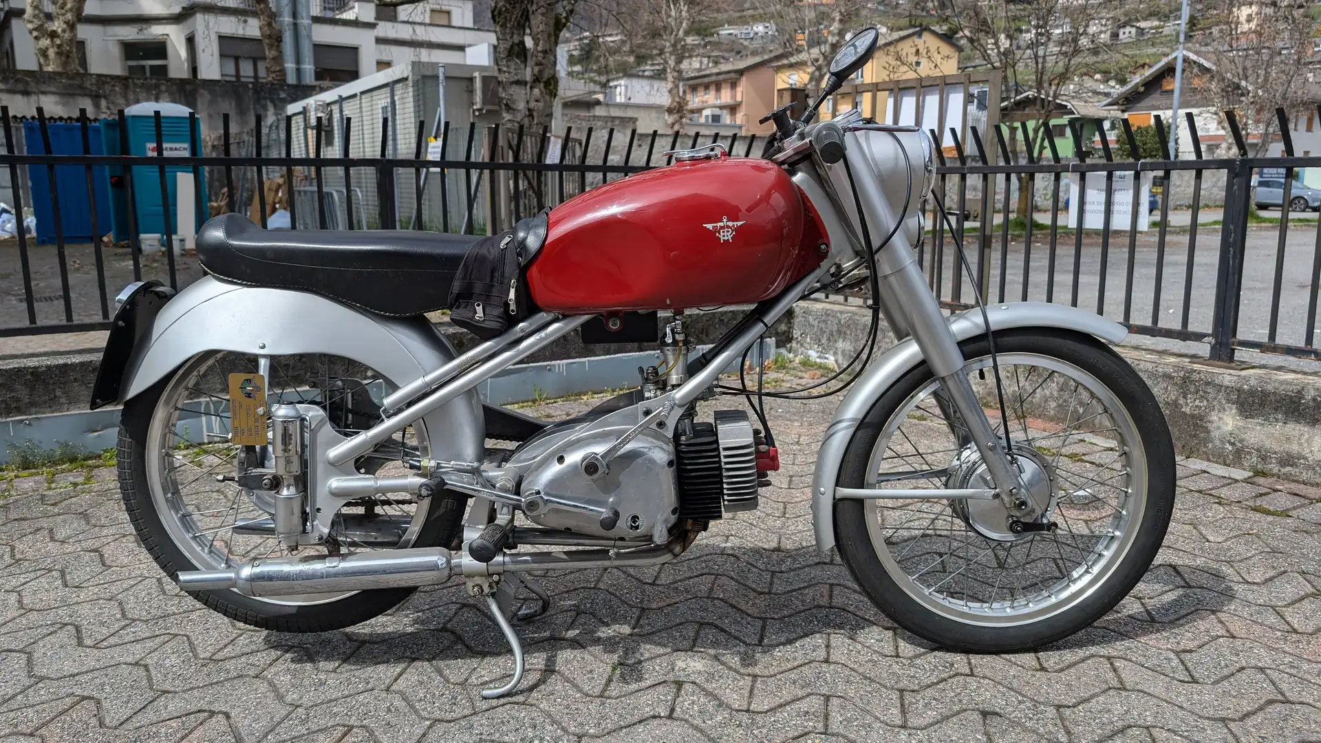 Rumi Sport 125 Sport Šedá - 1