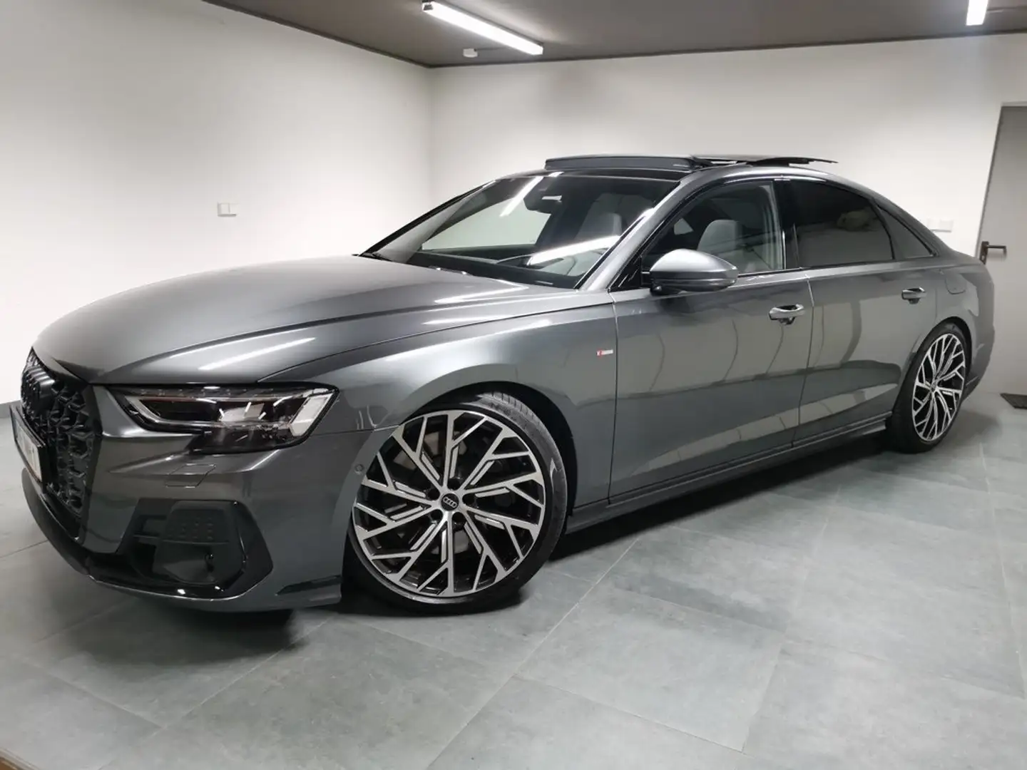 Audi A8 -S line, V E R K A U F T ! Grau - 1