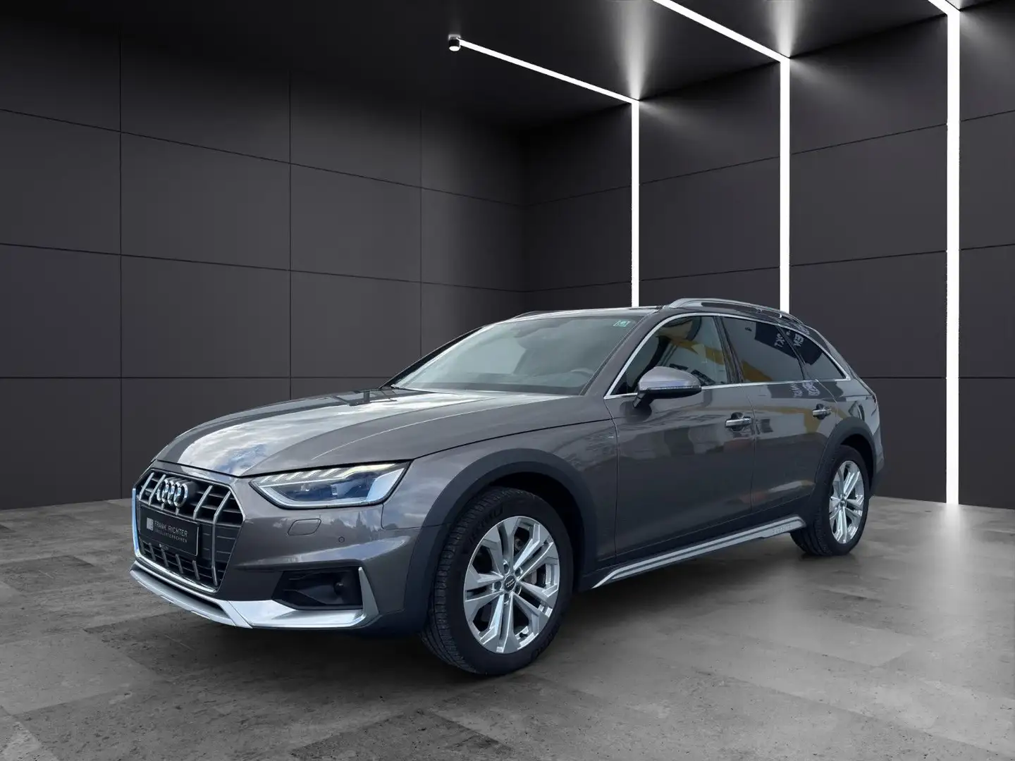 Audi A4 allroad 40 TDI qu. LED*Navi*Leder*AHK*Panod. Grau - 1