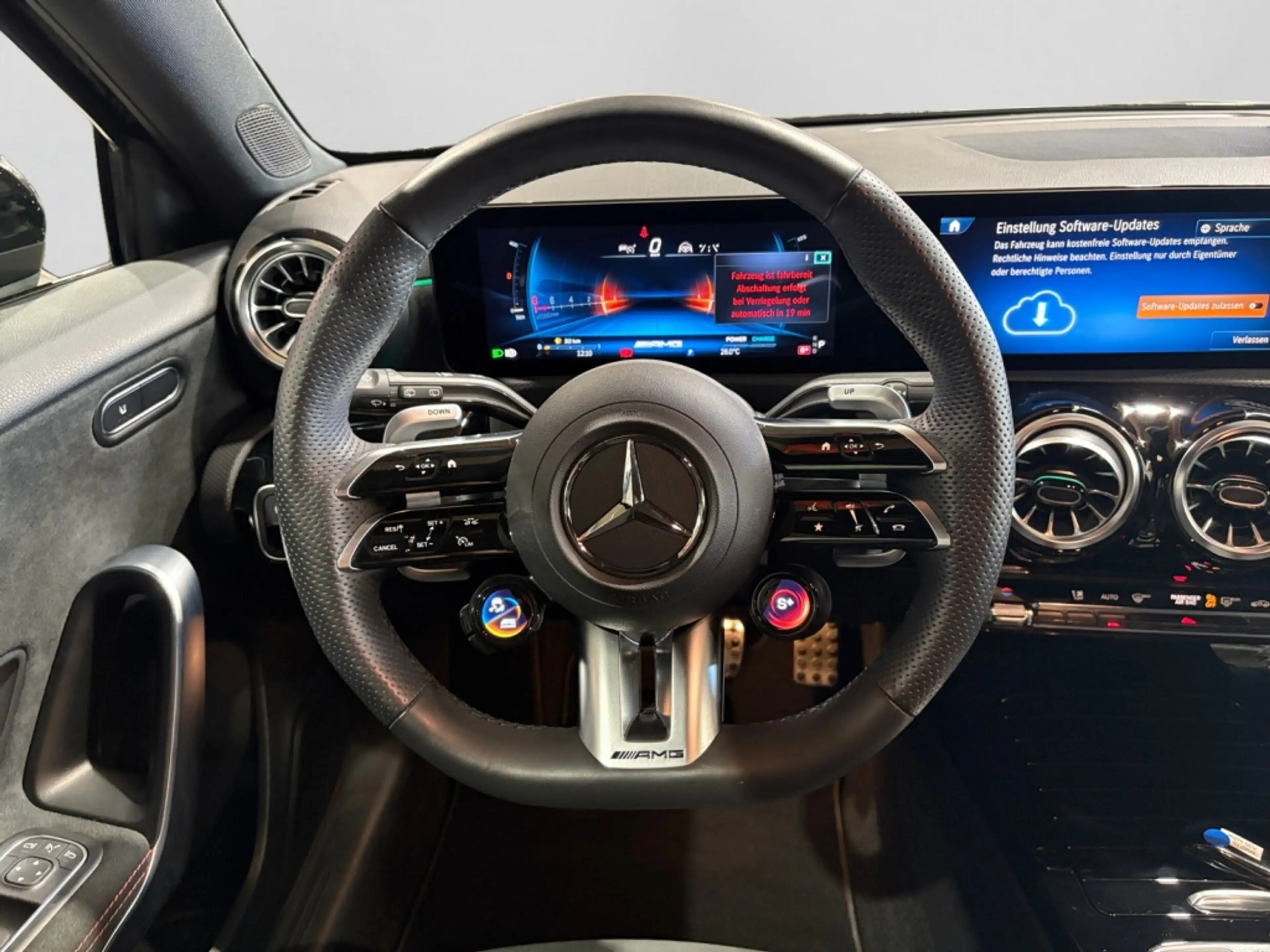 Mercedes-Benz A 35 AMG AMG A 35 4MATIC  Kompaktlimousine AMG|NIGHT|MBUX — photo 13