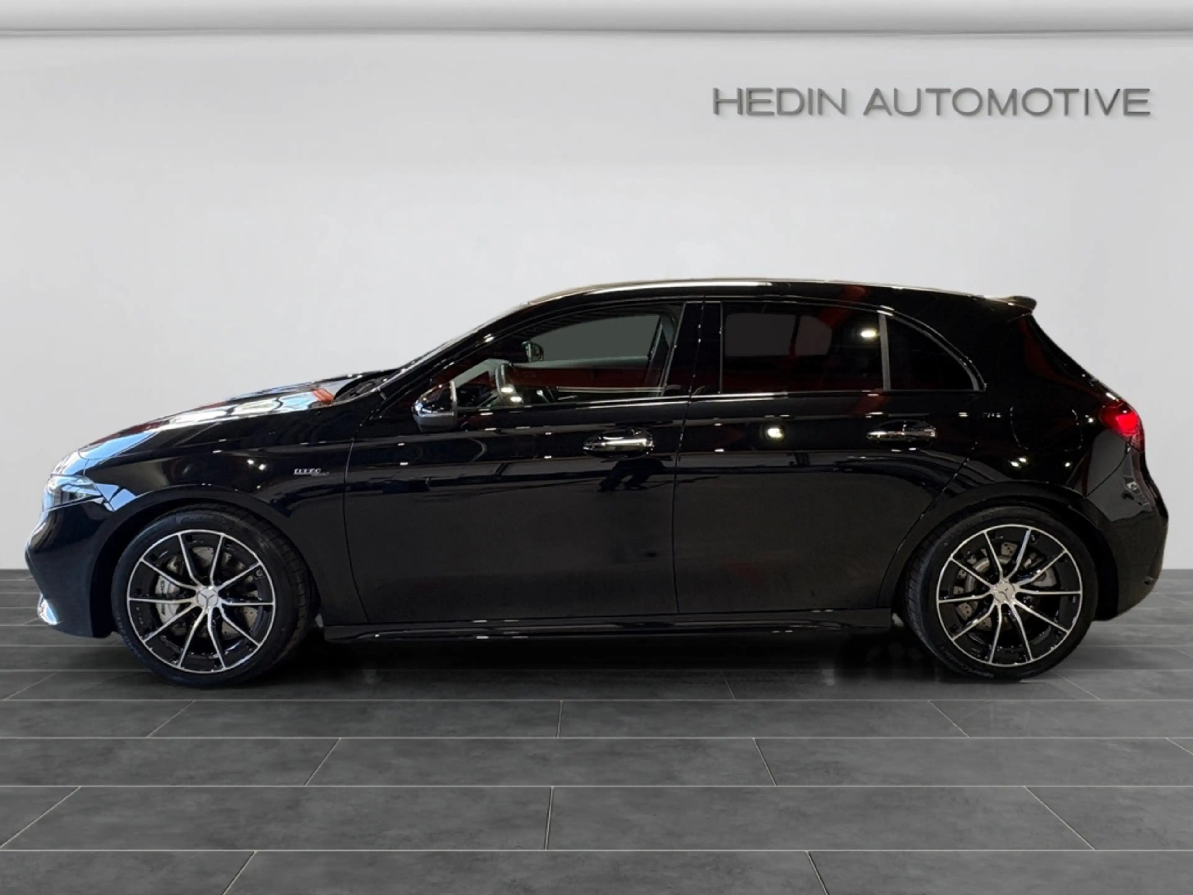 Mercedes-Benz A 35 AMG AMG A 35 4MATIC  Kompaktlimousine AMG|NIGHT|MBUX — photo 3