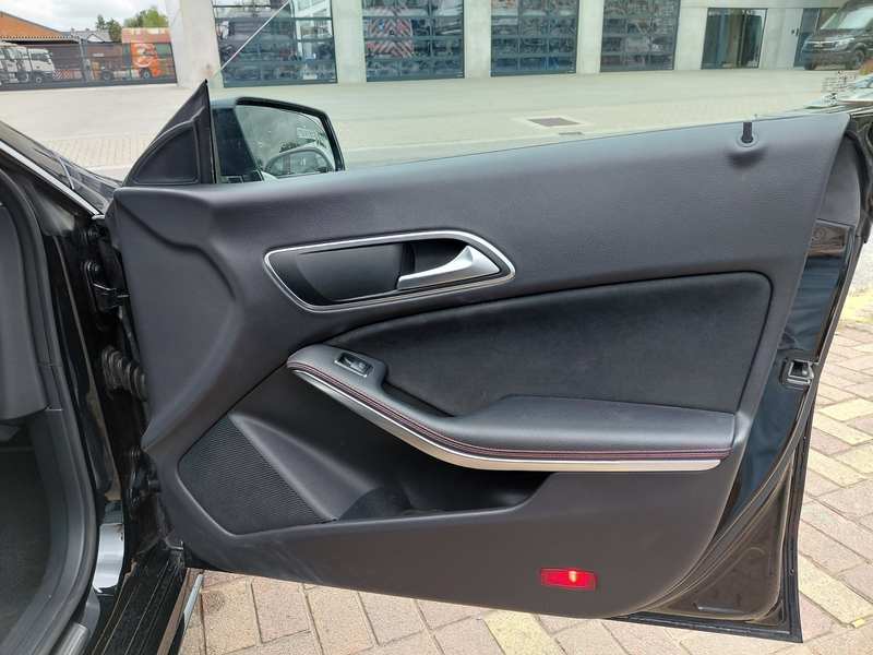 Mercedes-Benz CLA 180 CLA 180 Business Solution AMG (EU6d-TEMP — photo 10