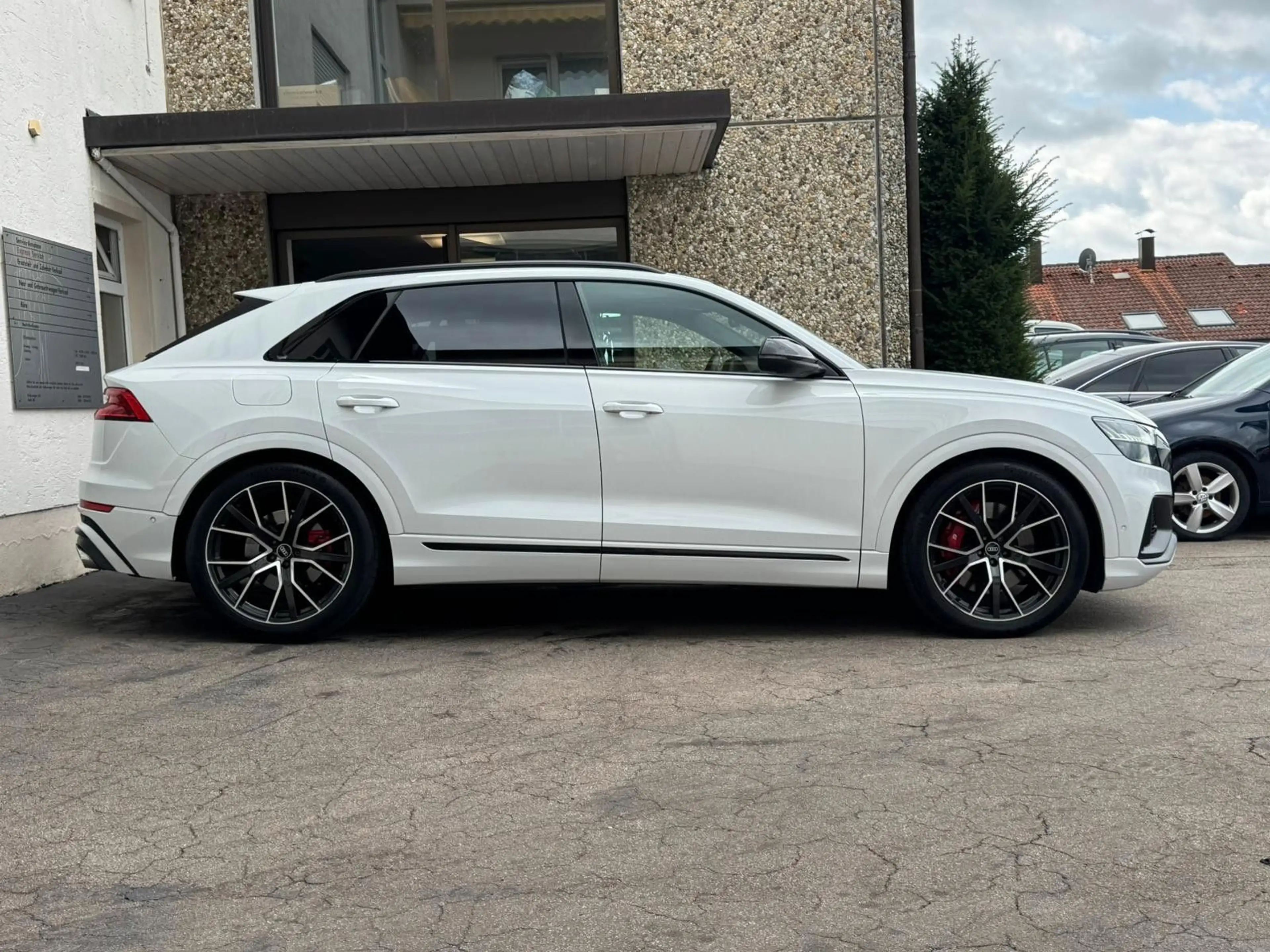 Audi SQ8 4.0TDI B&O NACHT SOFT PANO HUD STAND-HZ AHK — photo 6