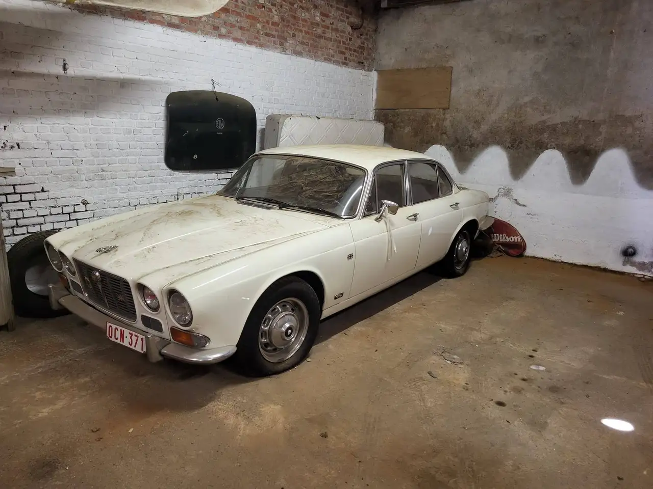 Jaguar XJ6 2.8, foto 2