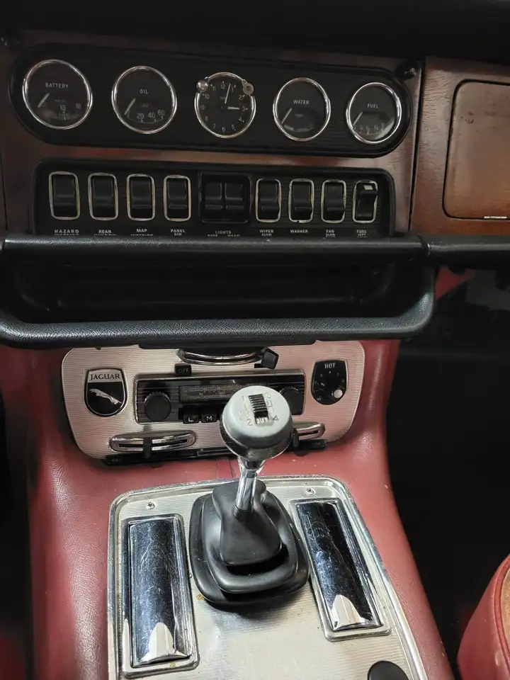 Jaguar XJ6 2.8, foto 4