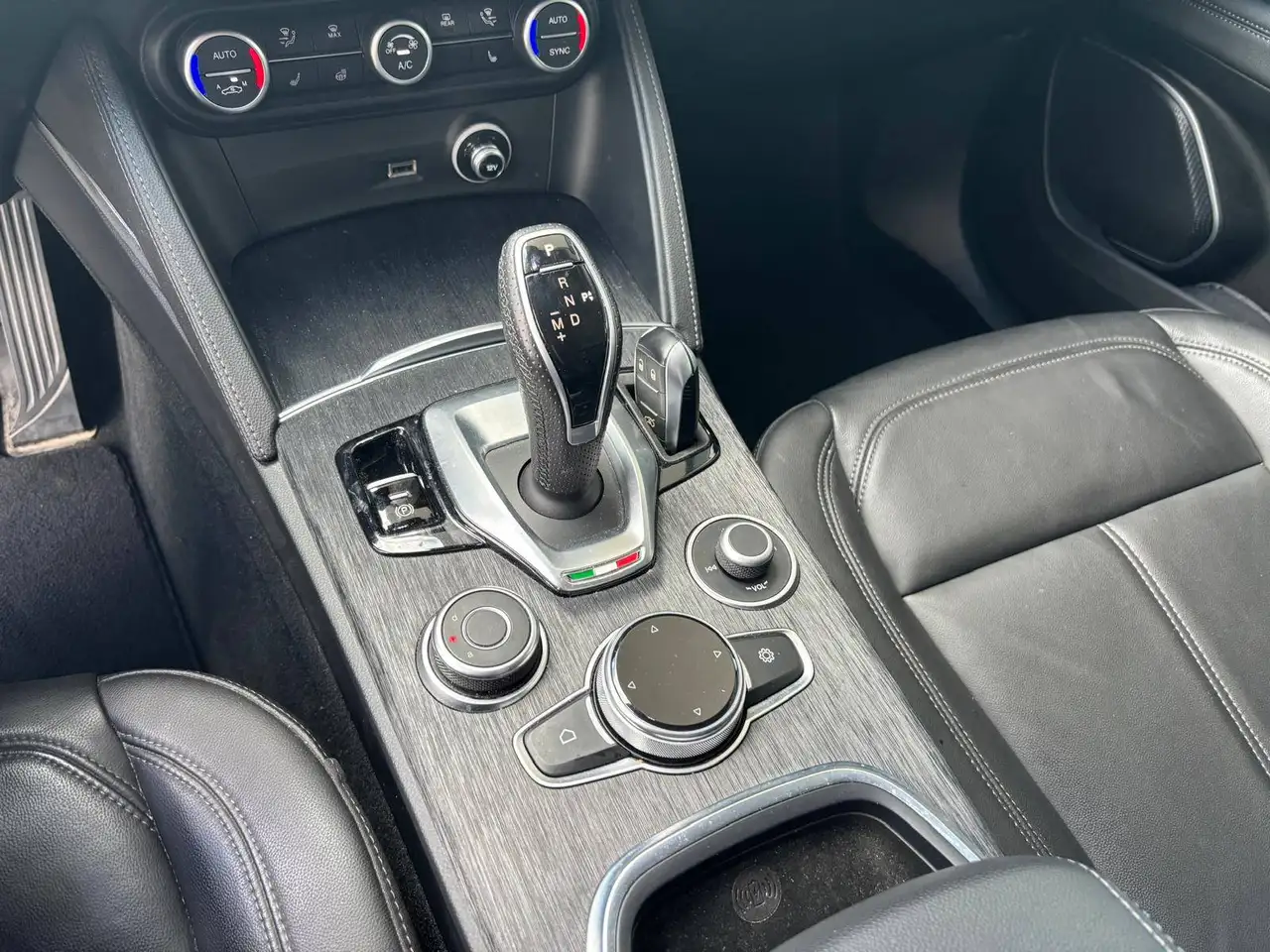 Alfa Romeo Stelvio 2021 — фото 8