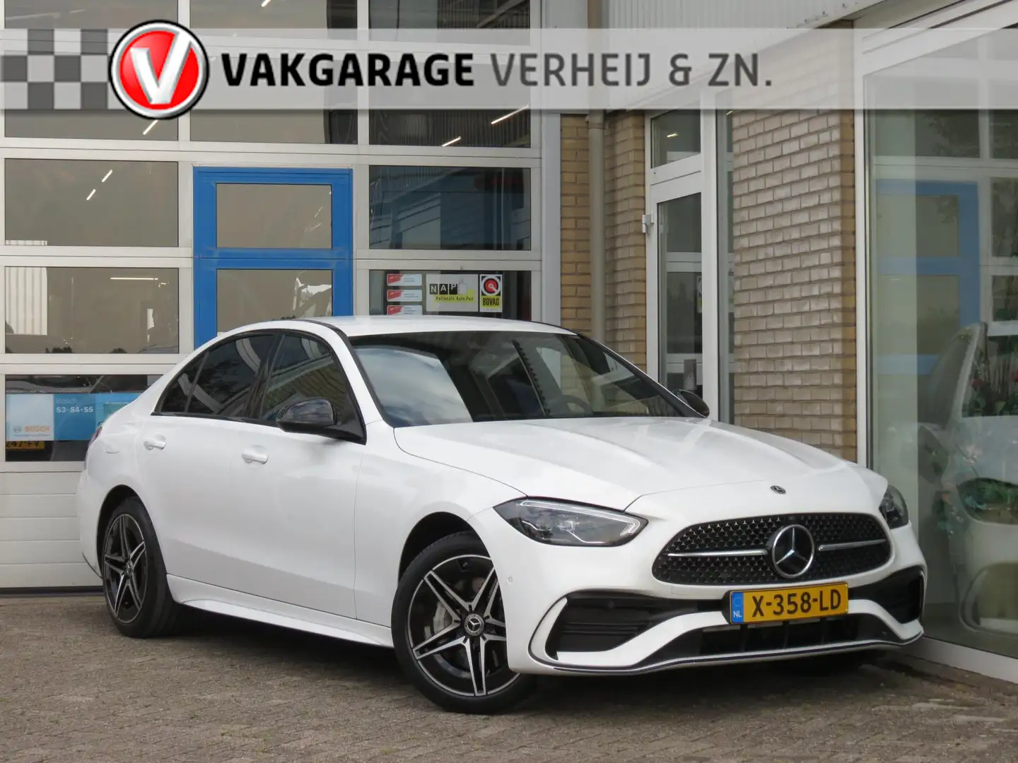 Mercedes-Benz C 300 e AMG Line Limited Trekhaak|Camera|CarPlay|LED|Ad. Bianco - 1