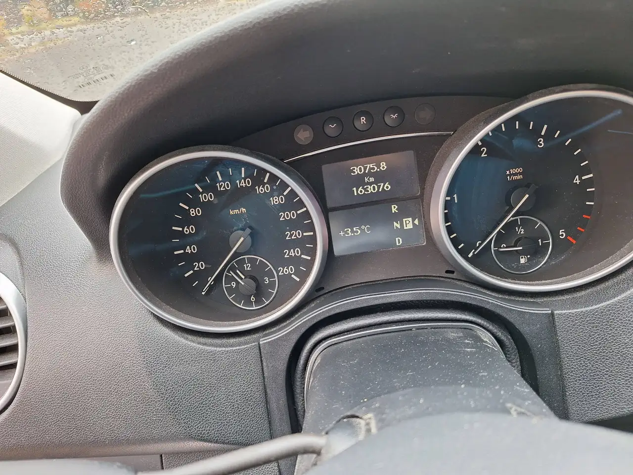 Mercedes-Benz M-Class снимка Mercedes-Benz M-Class