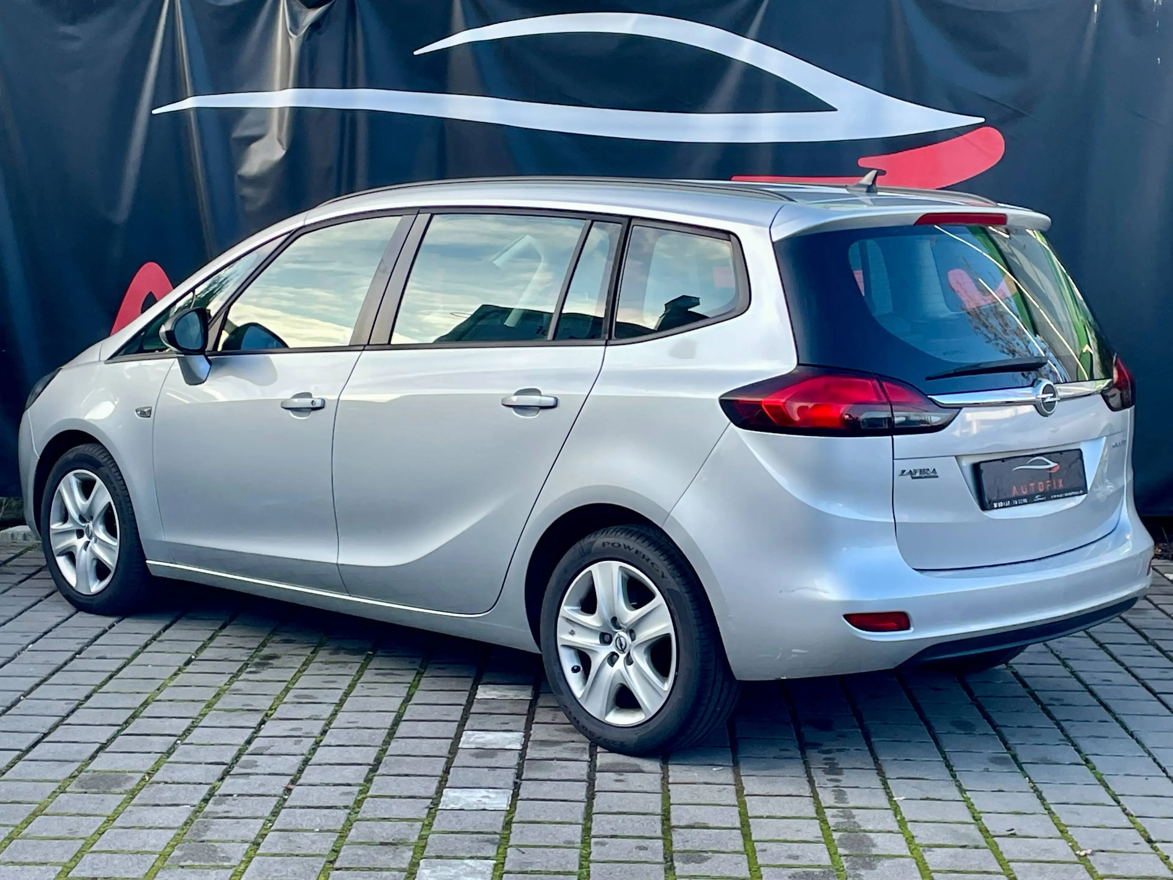 Opel Zafira Tourer Edition 1,6*7 Sitze*Navi — photo 5