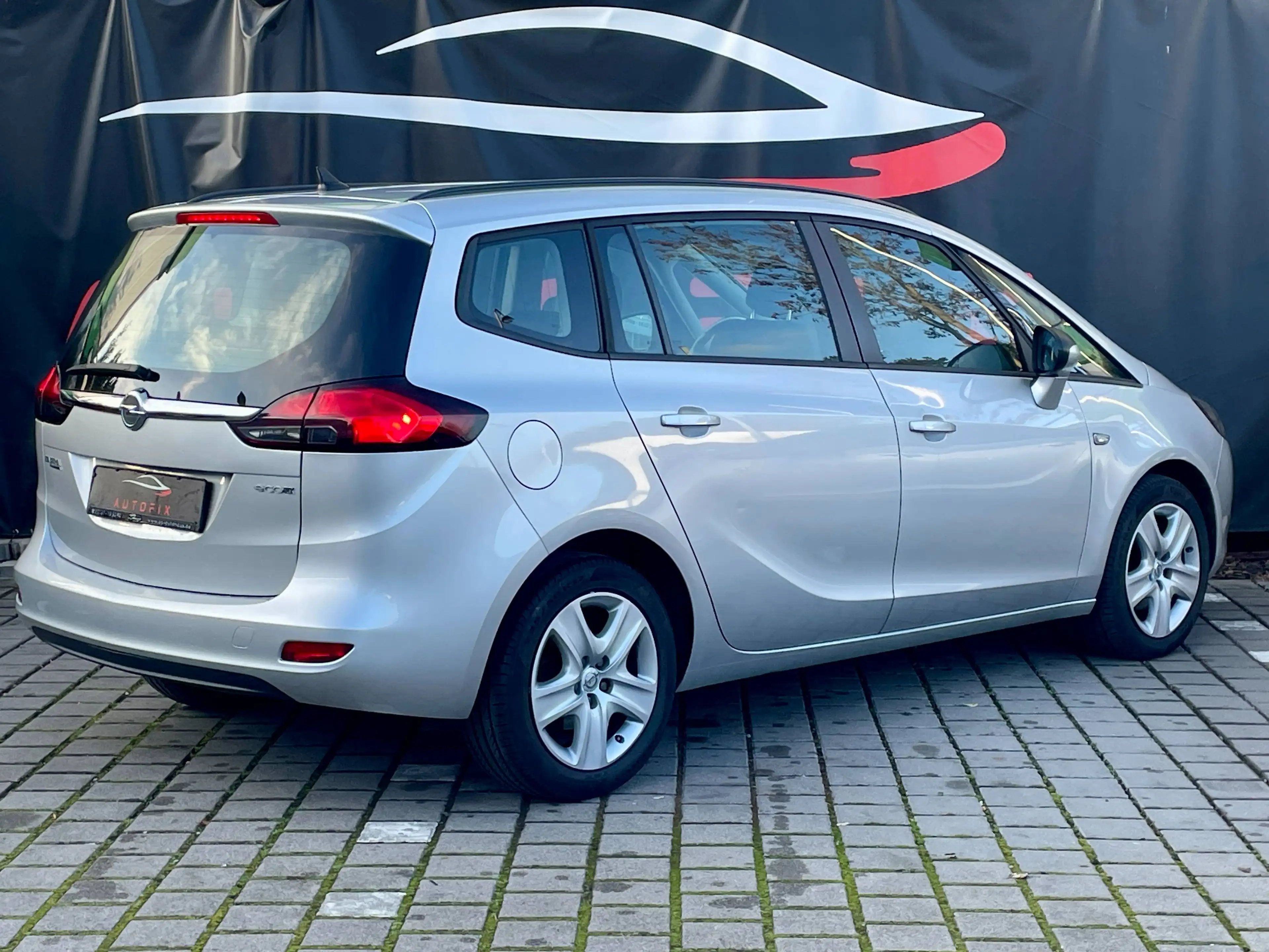 Opel Zafira Tourer Edition 1,6*7 Sitze*Navi — photo 7