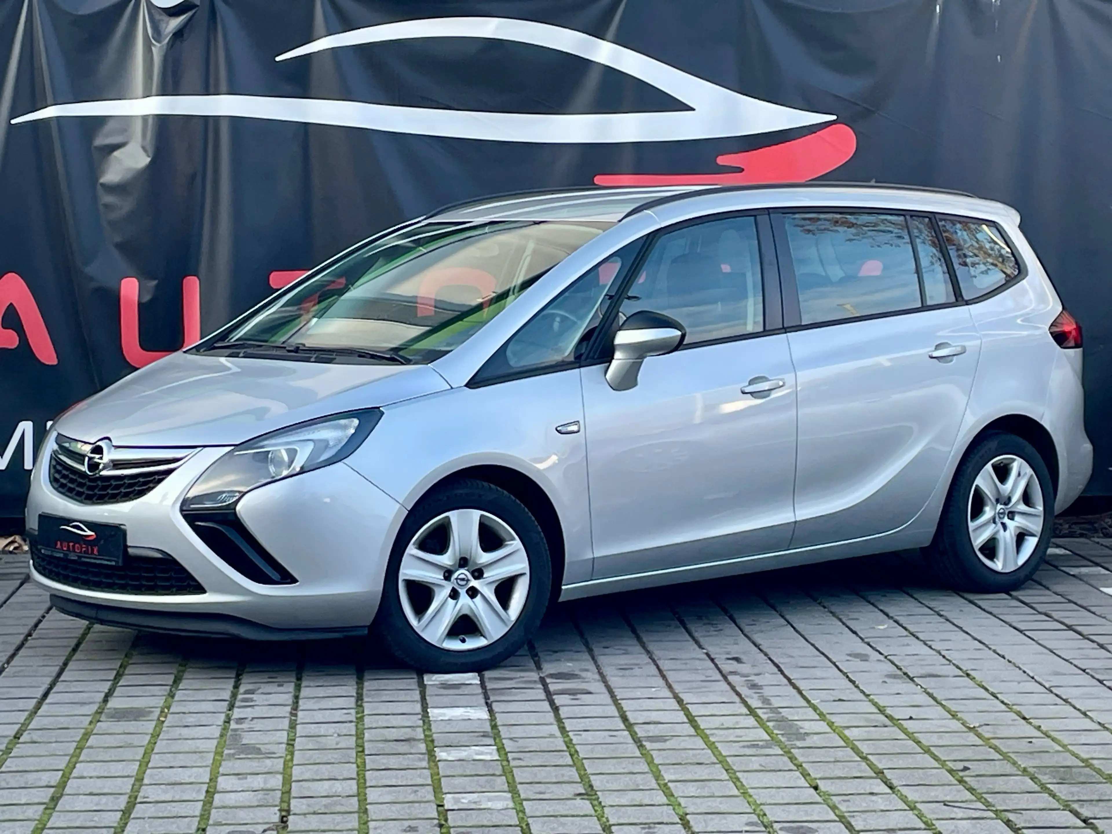 Opel Zafira Tourer Edition 1,6*7 Sitze*Navi — photo 3