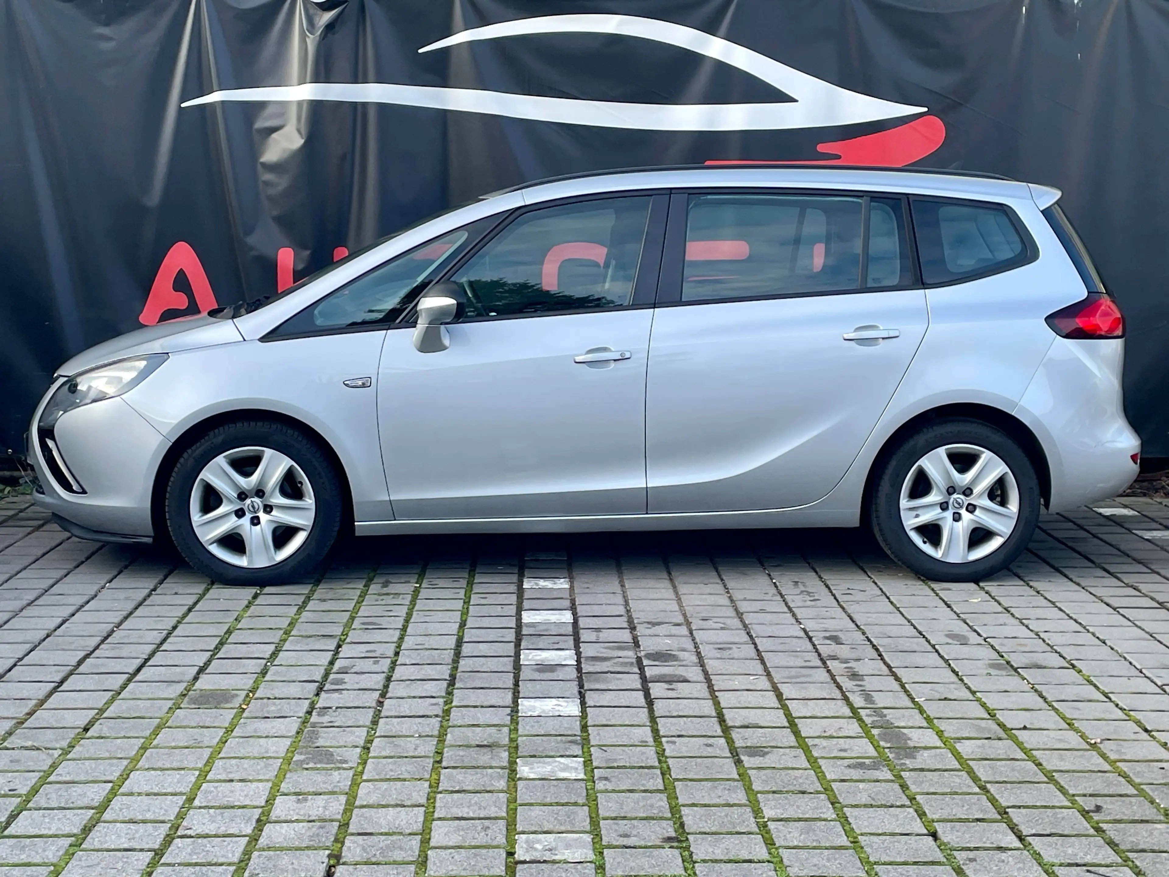 Opel Zafira Tourer Edition 1,6*7 Sitze*Navi — photo 4