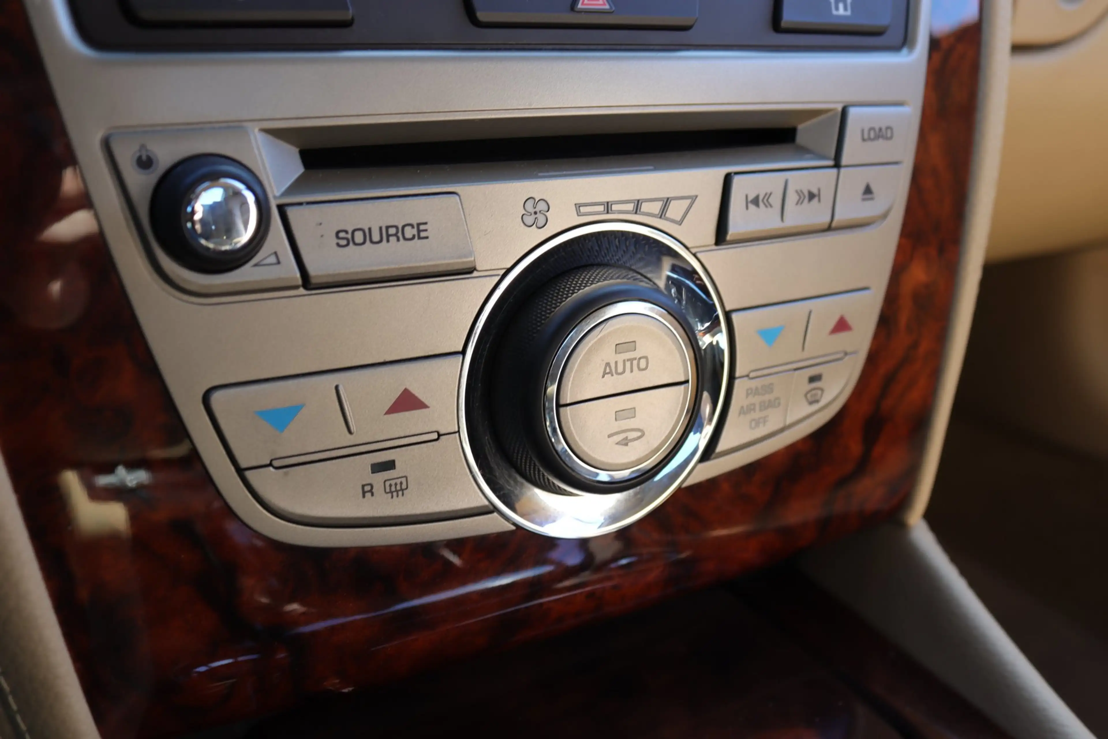 Jaguar XK 3.5 V8 Coupé — photo 19