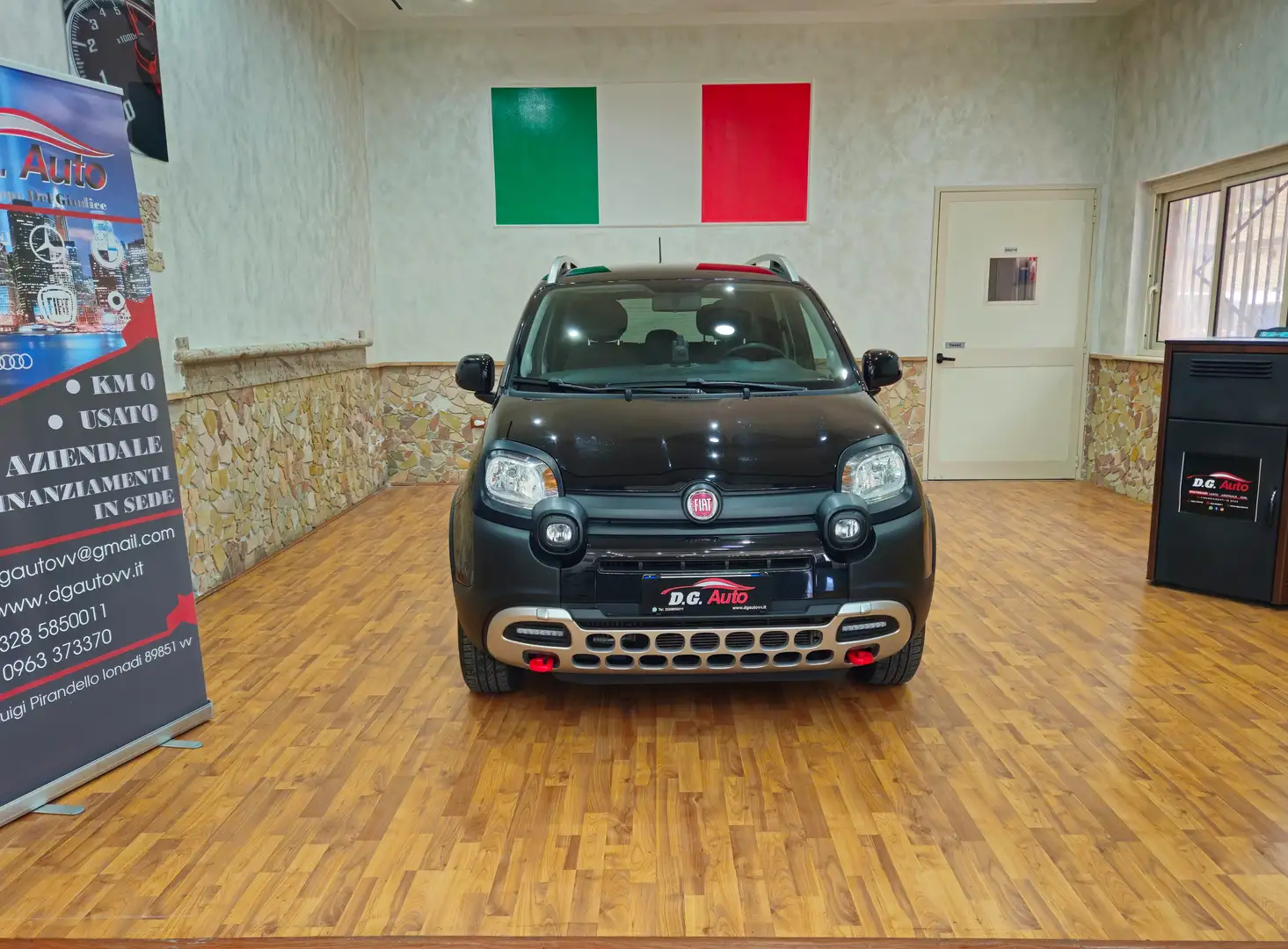 Fiat Panda CROSS 0.9 TWINAIR TURBO 4X4 S&S Zwart - 2