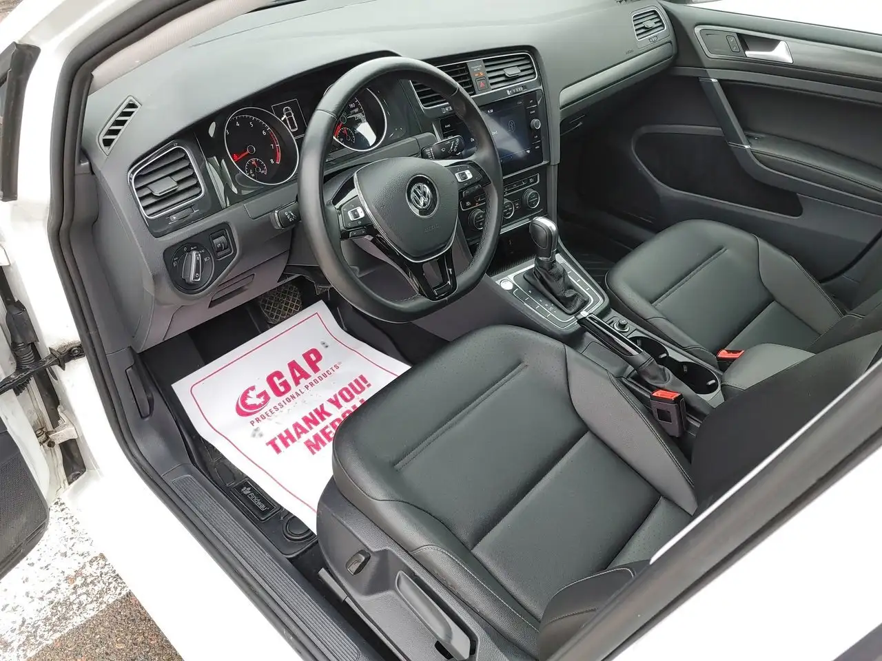Volkswagen Golf снимка Volkswagen Golf