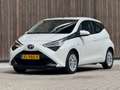 Toyota Aygo 1.0 VVT-i x-play / AUTOMAAT / CAMERA / Wit - thumbnail 2