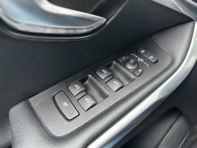 Volvo V40 view 10