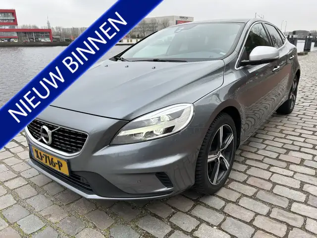 Volvo V40 1.5 T3 Polar+ Sport R design Panodak navi ecc