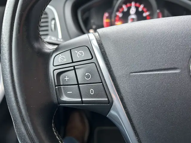 Volvo V40 view 13