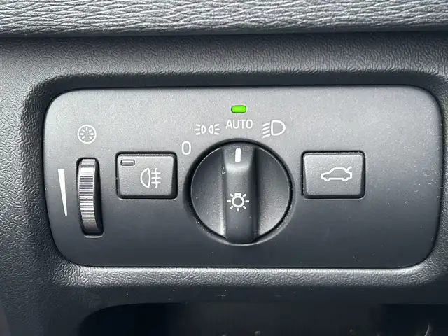 Volvo V40 view 11
