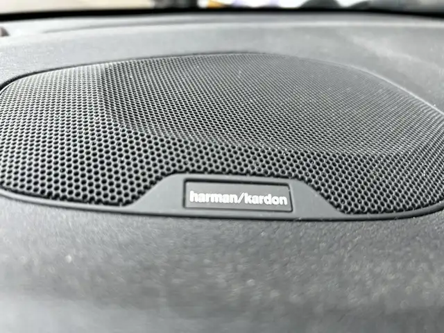 Volvo V40 view 12