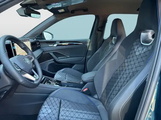 Volkswagen Tiguan view 12