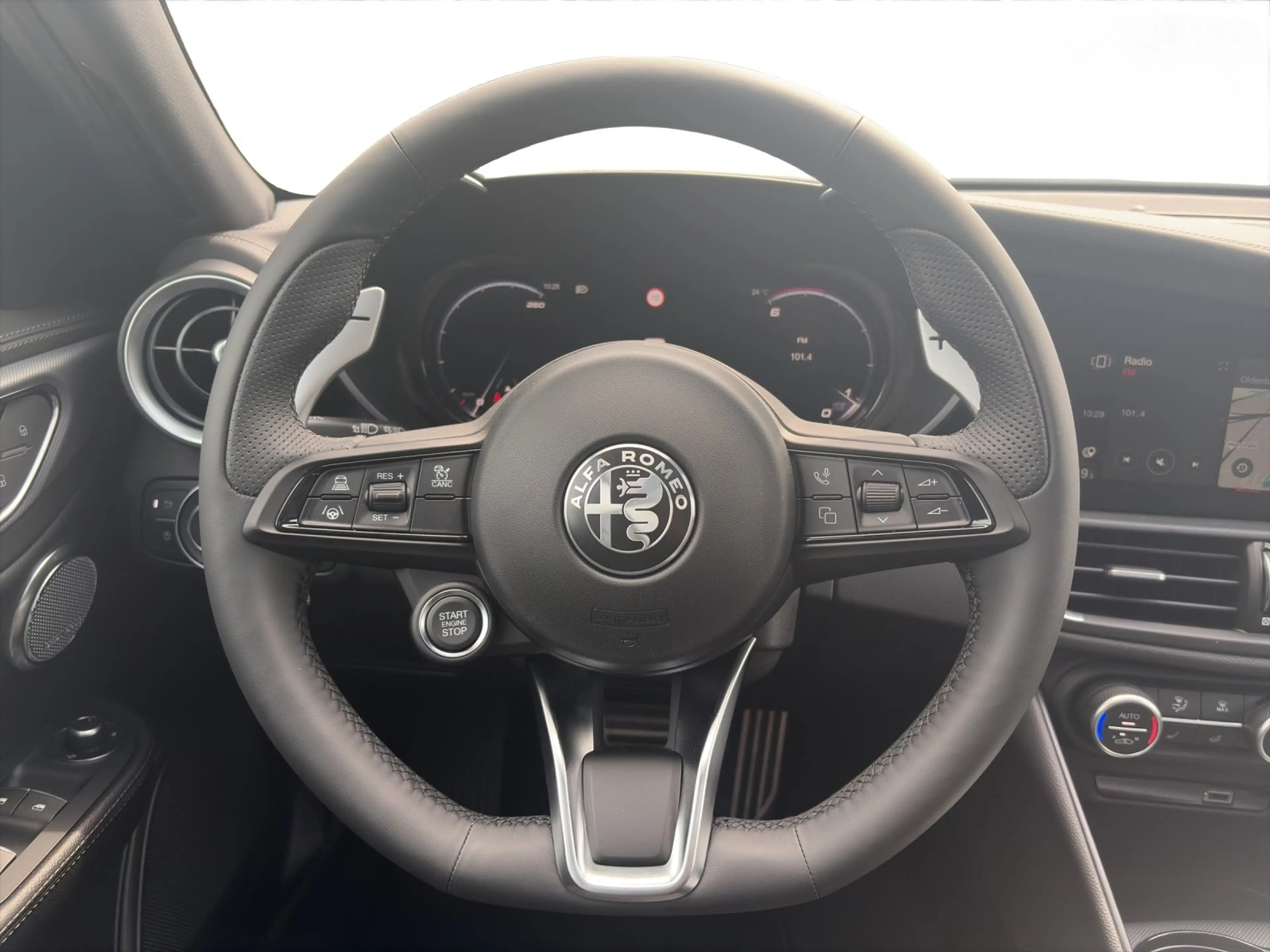 Alfa Romeo Giulia 2.2 Diesel Veloce Q4 *PANORAMA*TECHNOLOGIE — photo 12