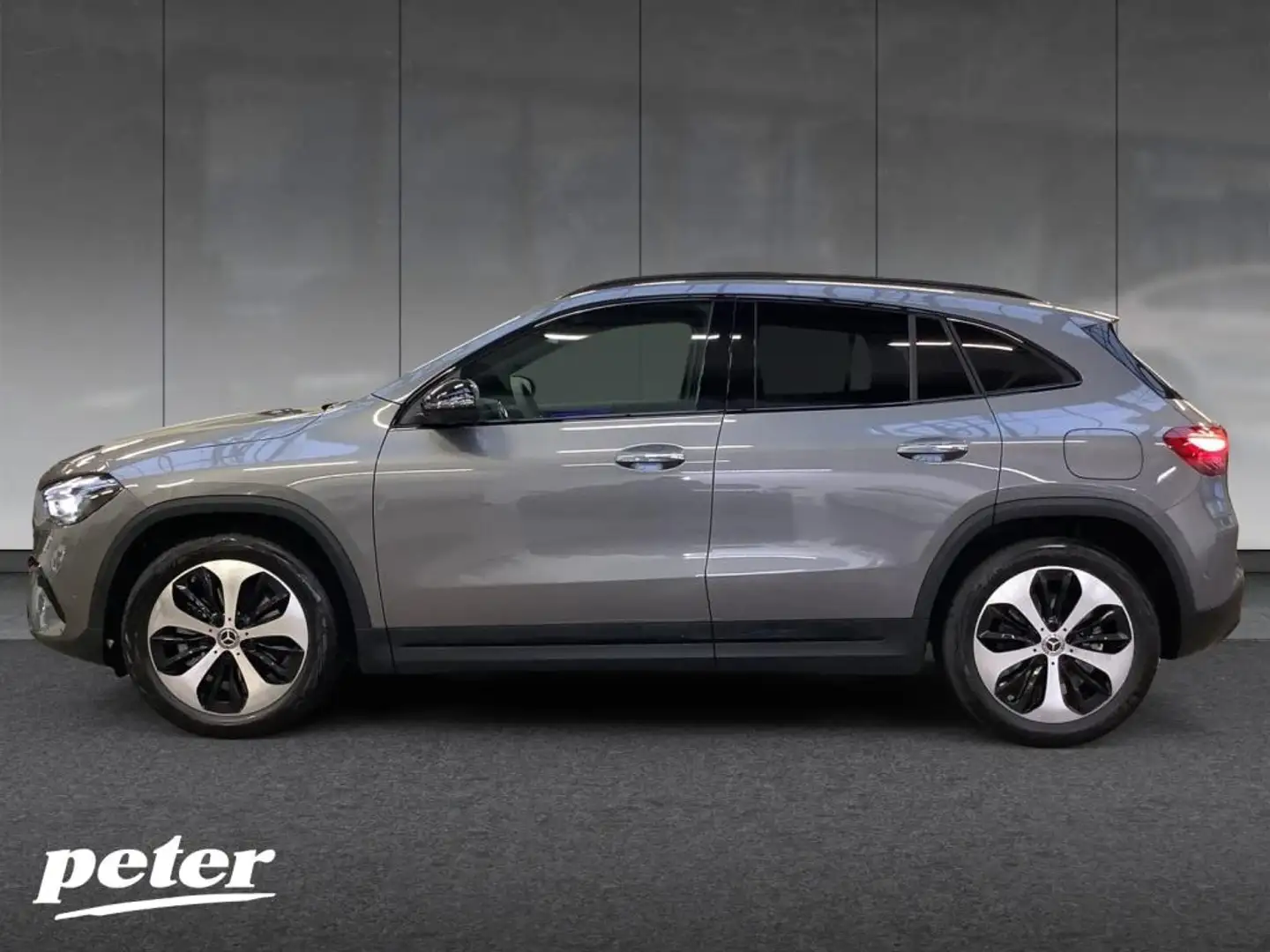 Mercedes-Benz GLA 220 4MATIC +NIGHT+MULTIBEAM+MBUX+19"+8G-DCT+ Gris - 2
