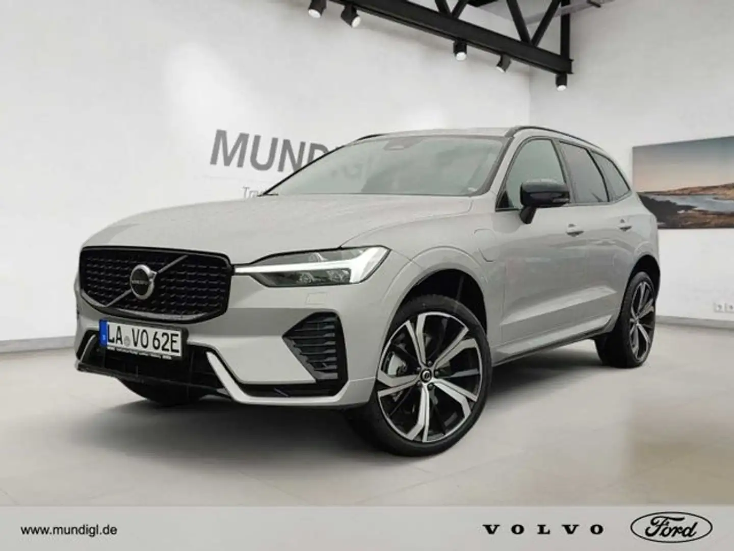 Volvo XC60 Ultimate Dark T8 PHEV AWD Silber - 1