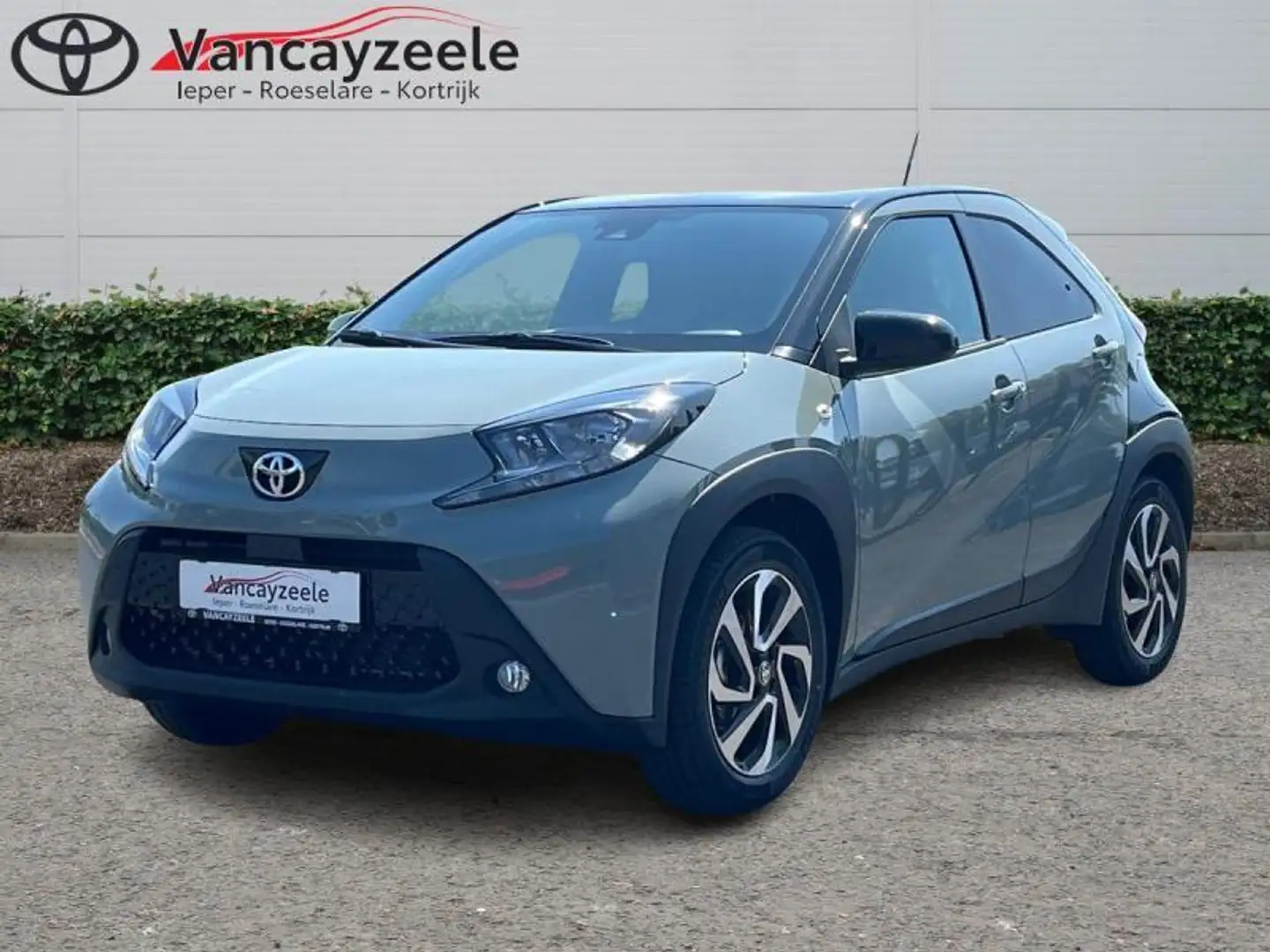 Toyota Aygo X pulse+cam+17\" alu velgen Verde - 1