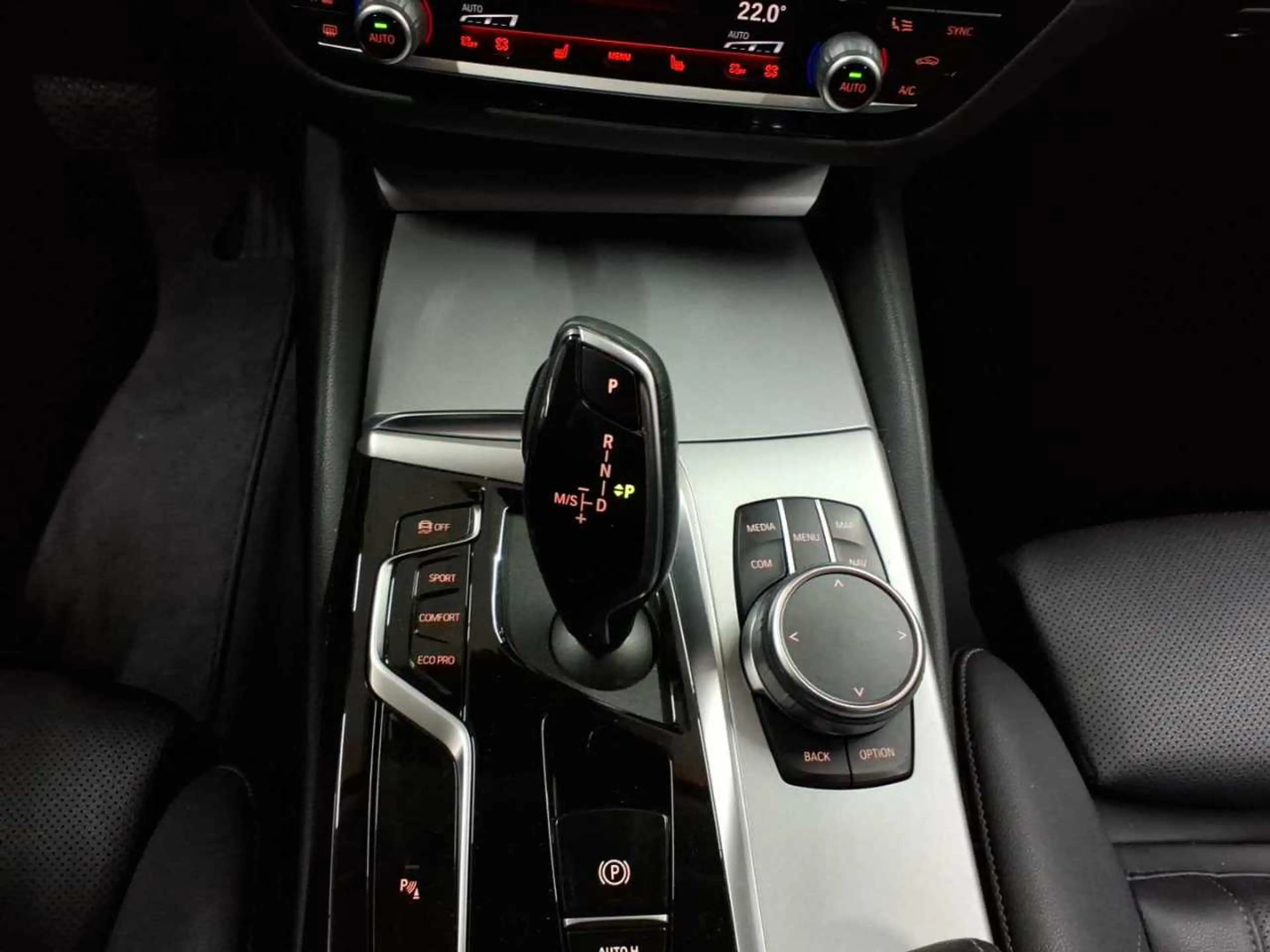 BMW 520 520d Touring Aut. Navi Leder SHZ — photo 10