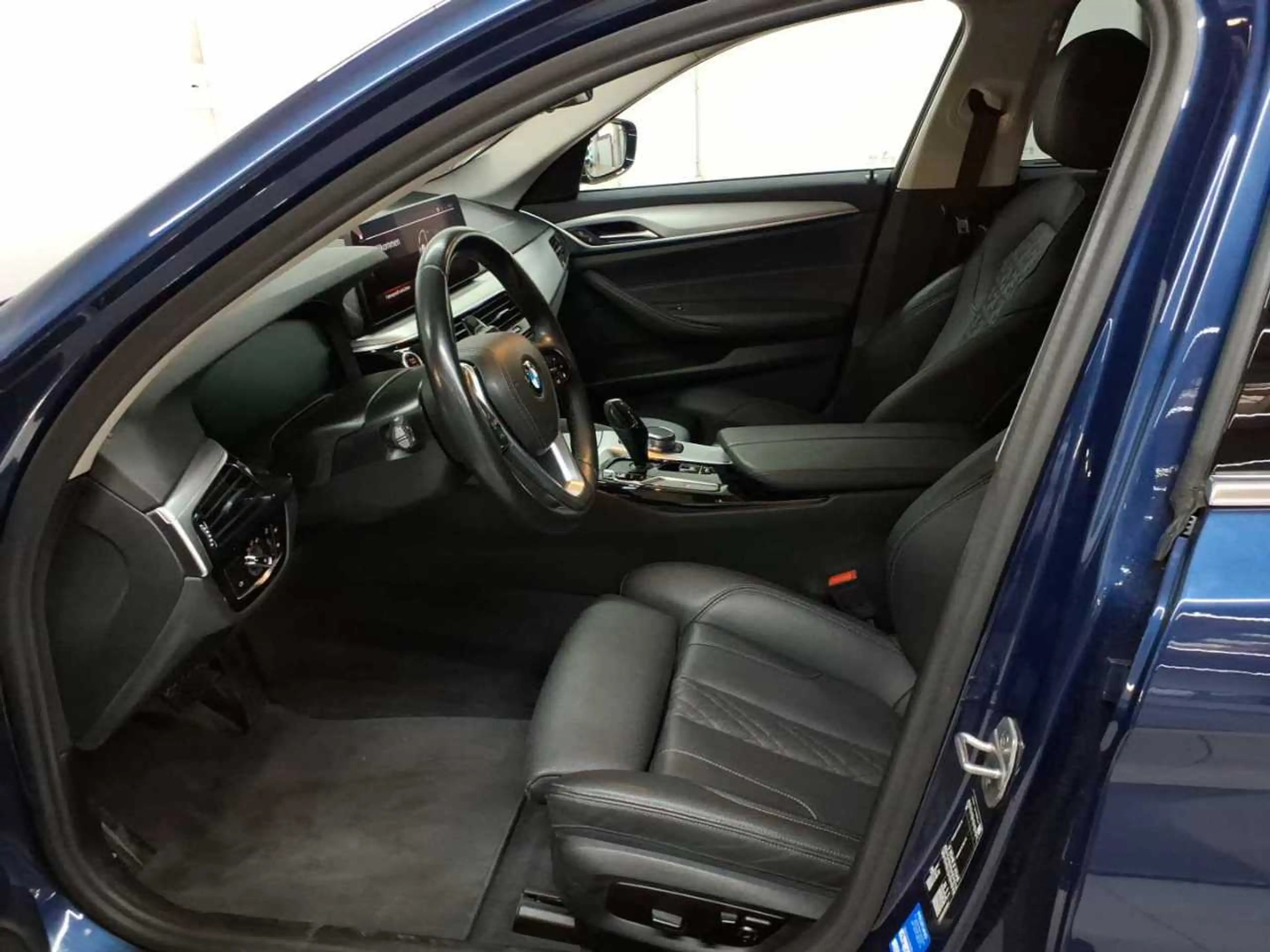 BMW 520 520d Touring Aut. Navi Leder SHZ — photo 7